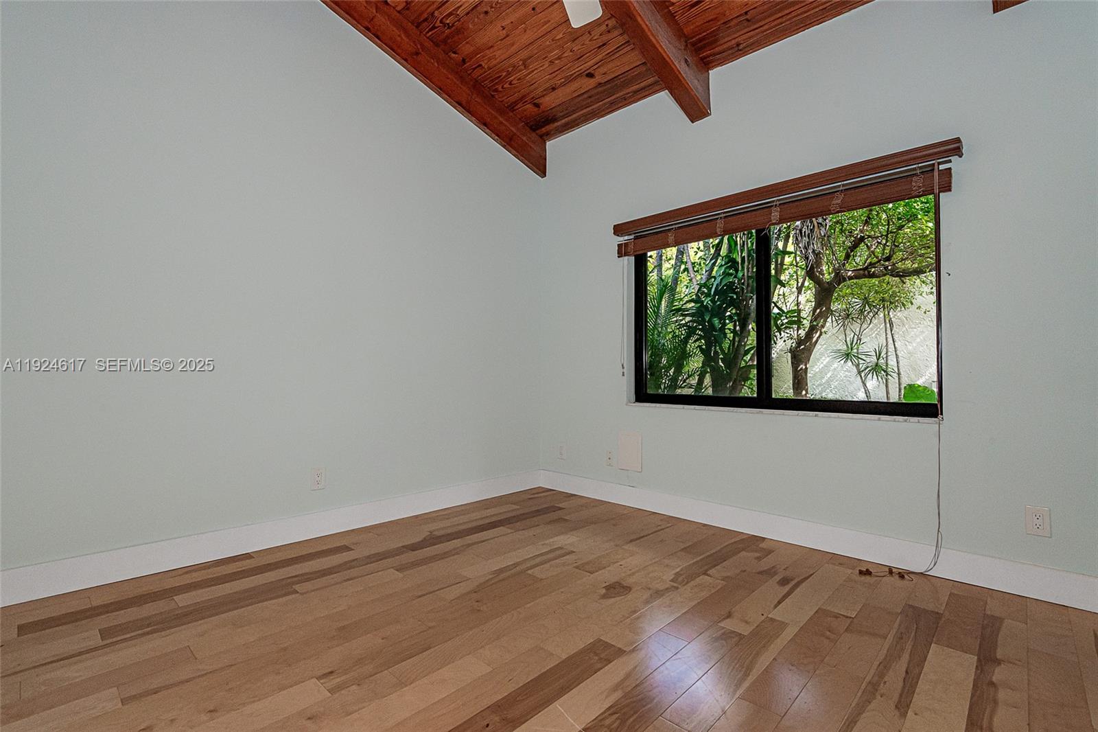 2621 S Parkview Dr Hallandale Beach, FL 33009