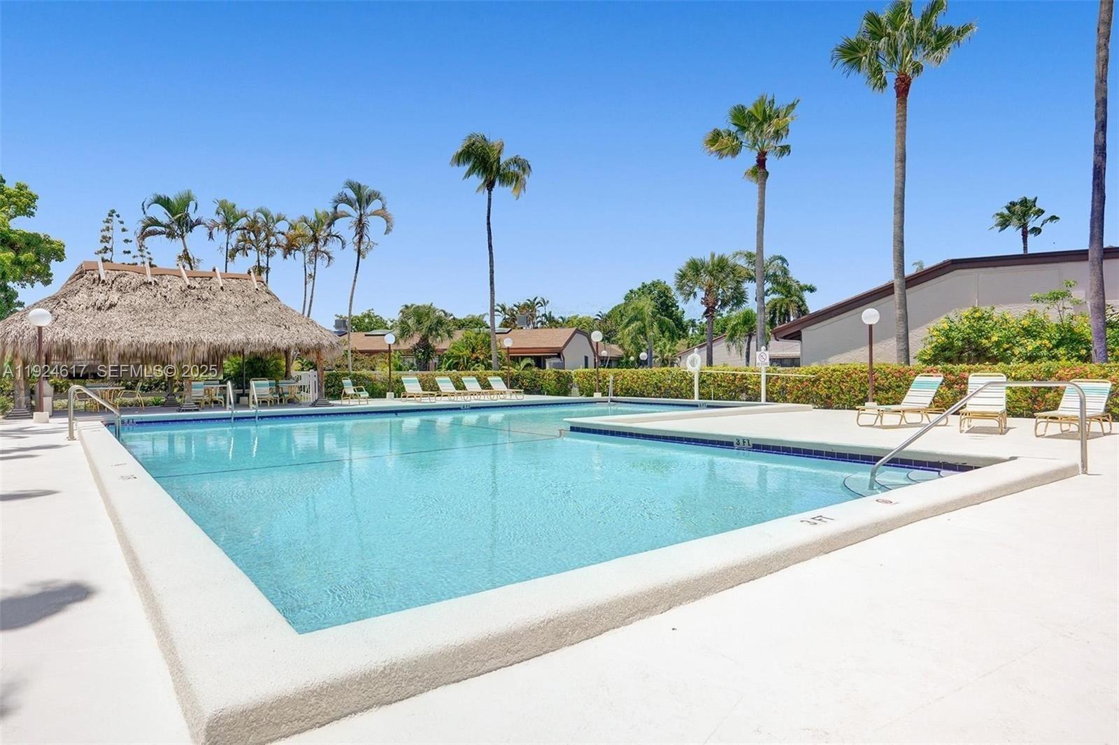 2621 S Parkview Dr Hallandale Beach, FL 33009