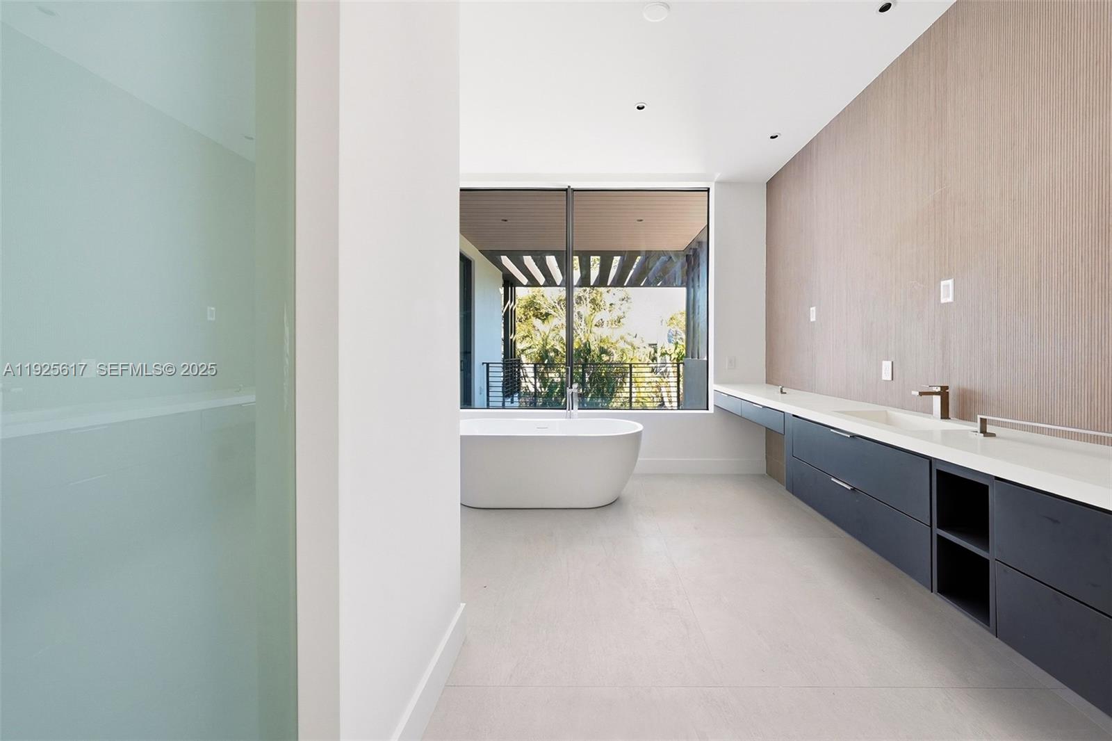 3551 Crystal Ct Miami, FL 33133