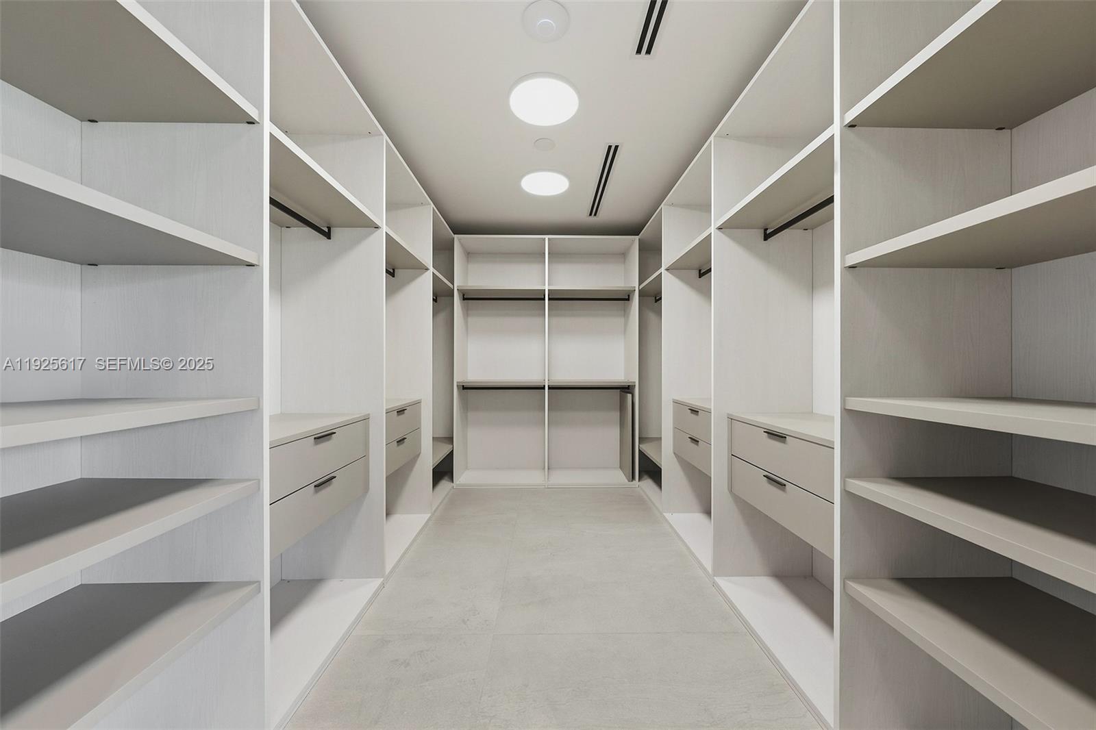 3551 Crystal Ct Miami, FL 33133