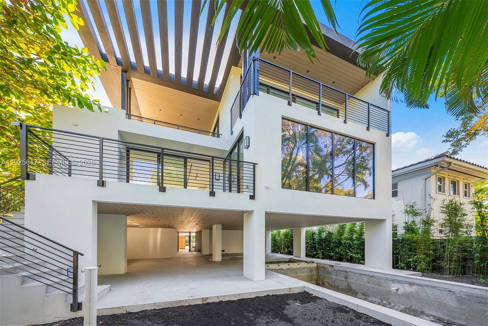 3551 Crystal Ct Miami, FL 33133