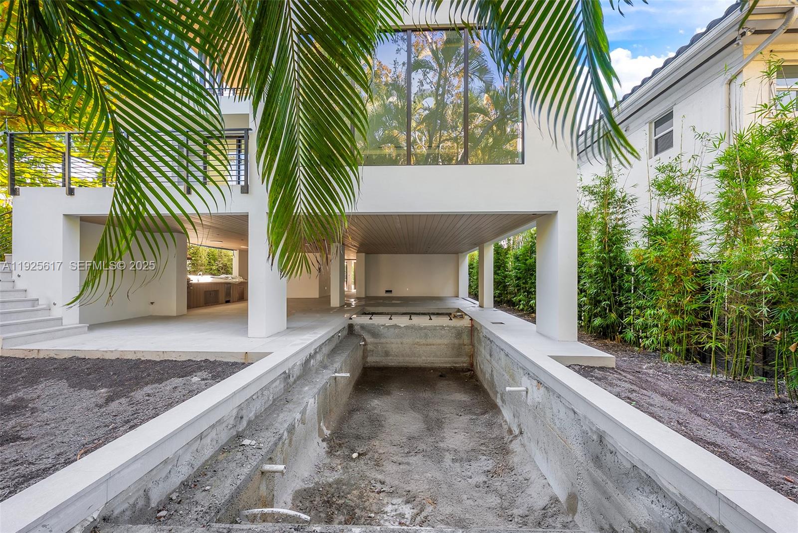 3551 Crystal Ct Miami, FL 33133