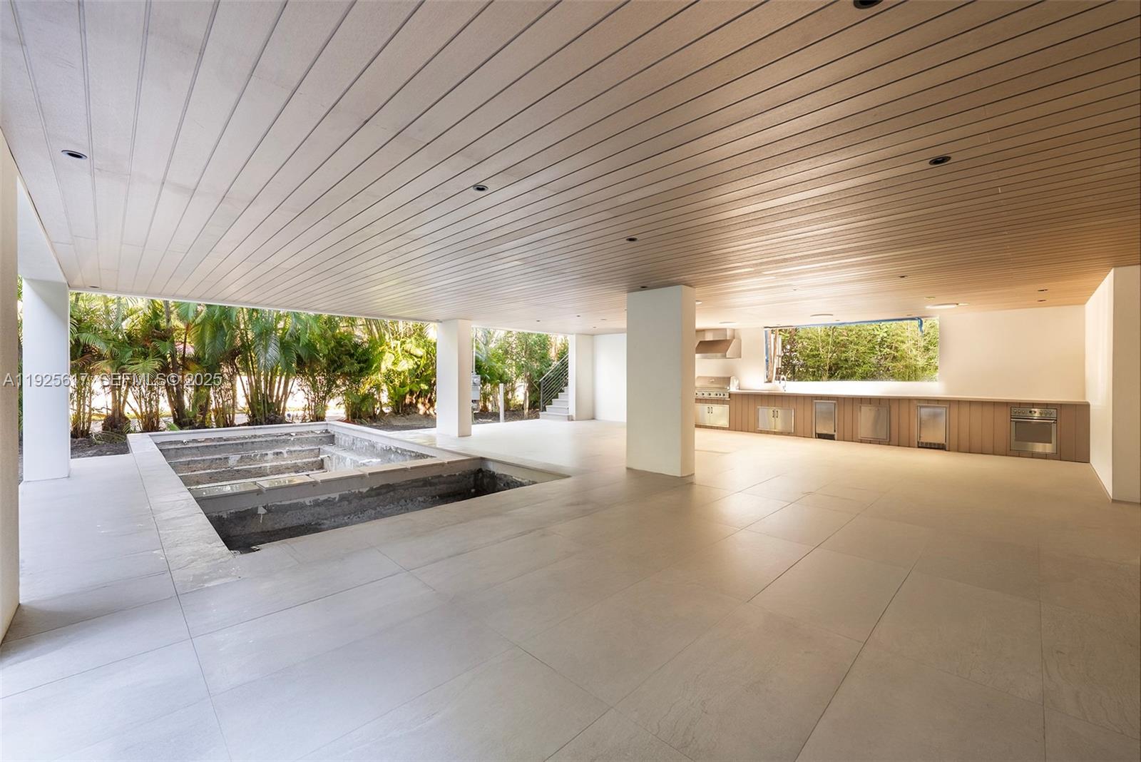 3551 Crystal Ct Miami, FL 33133