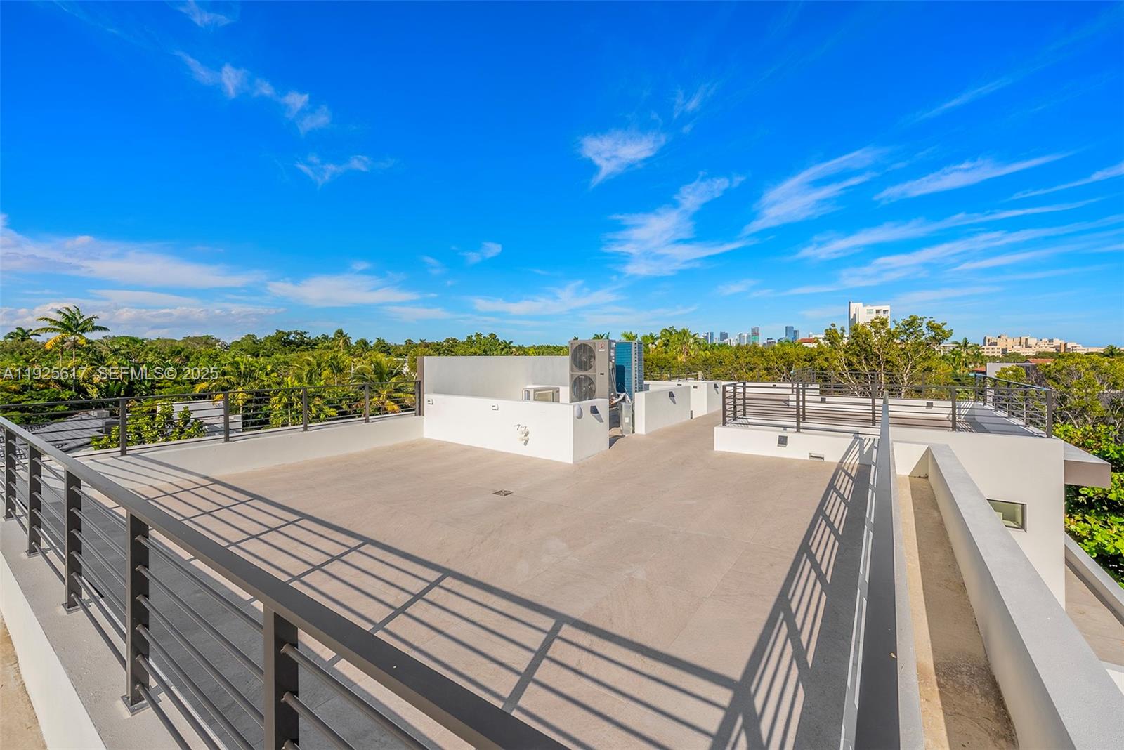 3551 Crystal Ct Miami, FL 33133