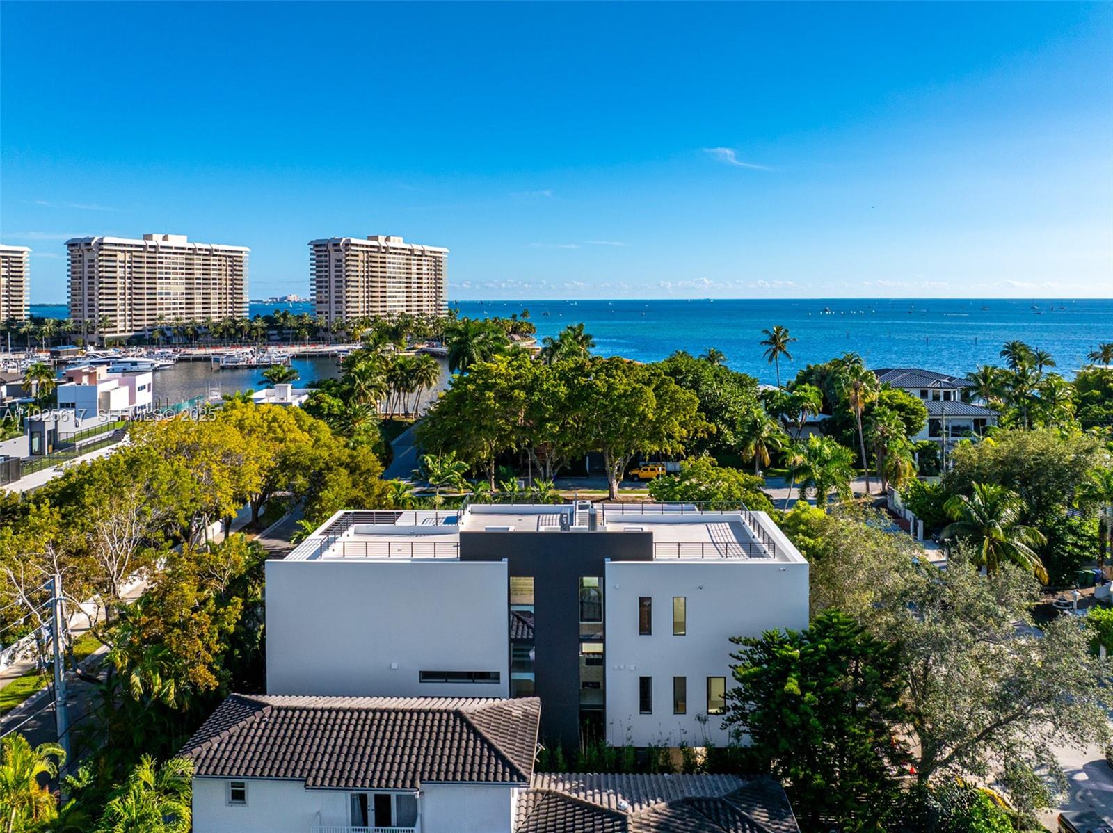 3551 Crystal Ct Miami, FL 33133