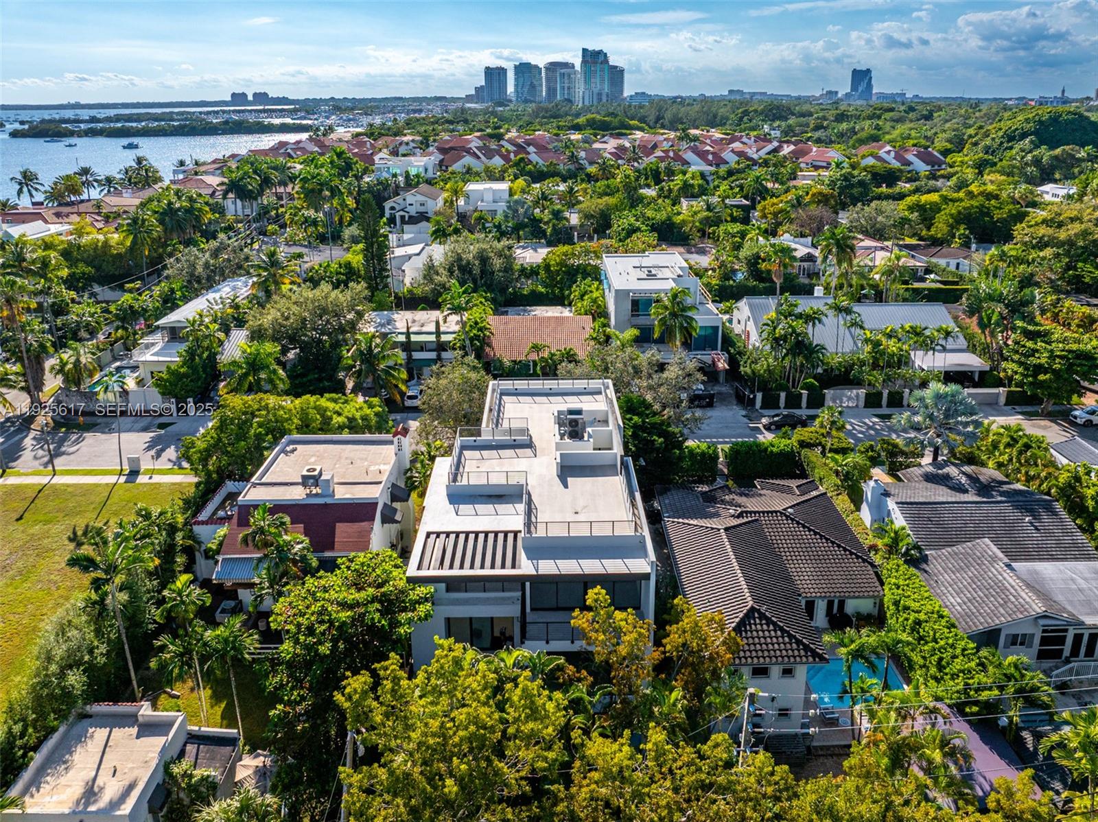 3551 Crystal Ct Miami, FL 33133