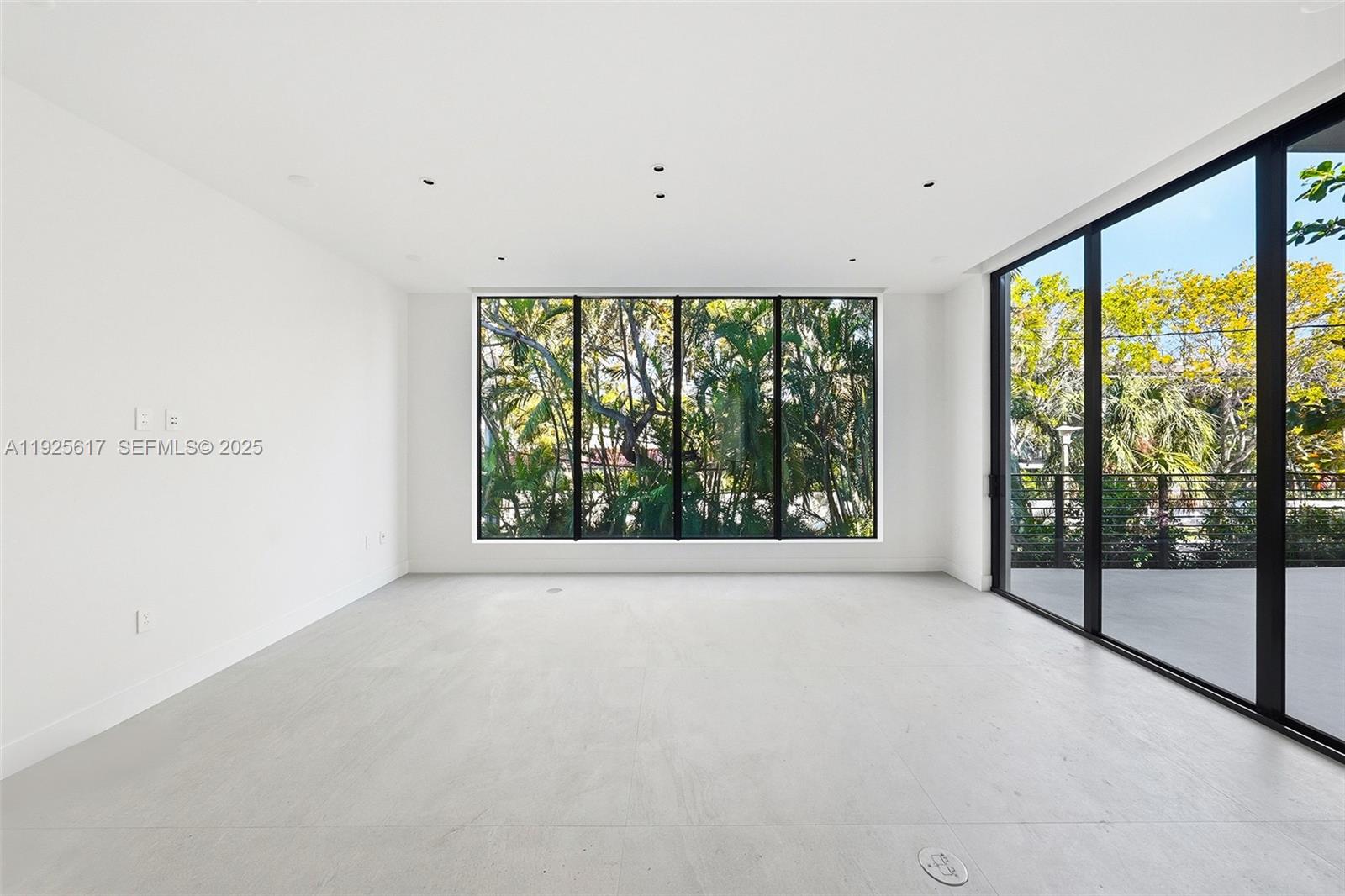 3551 Crystal Ct Miami, FL 33133