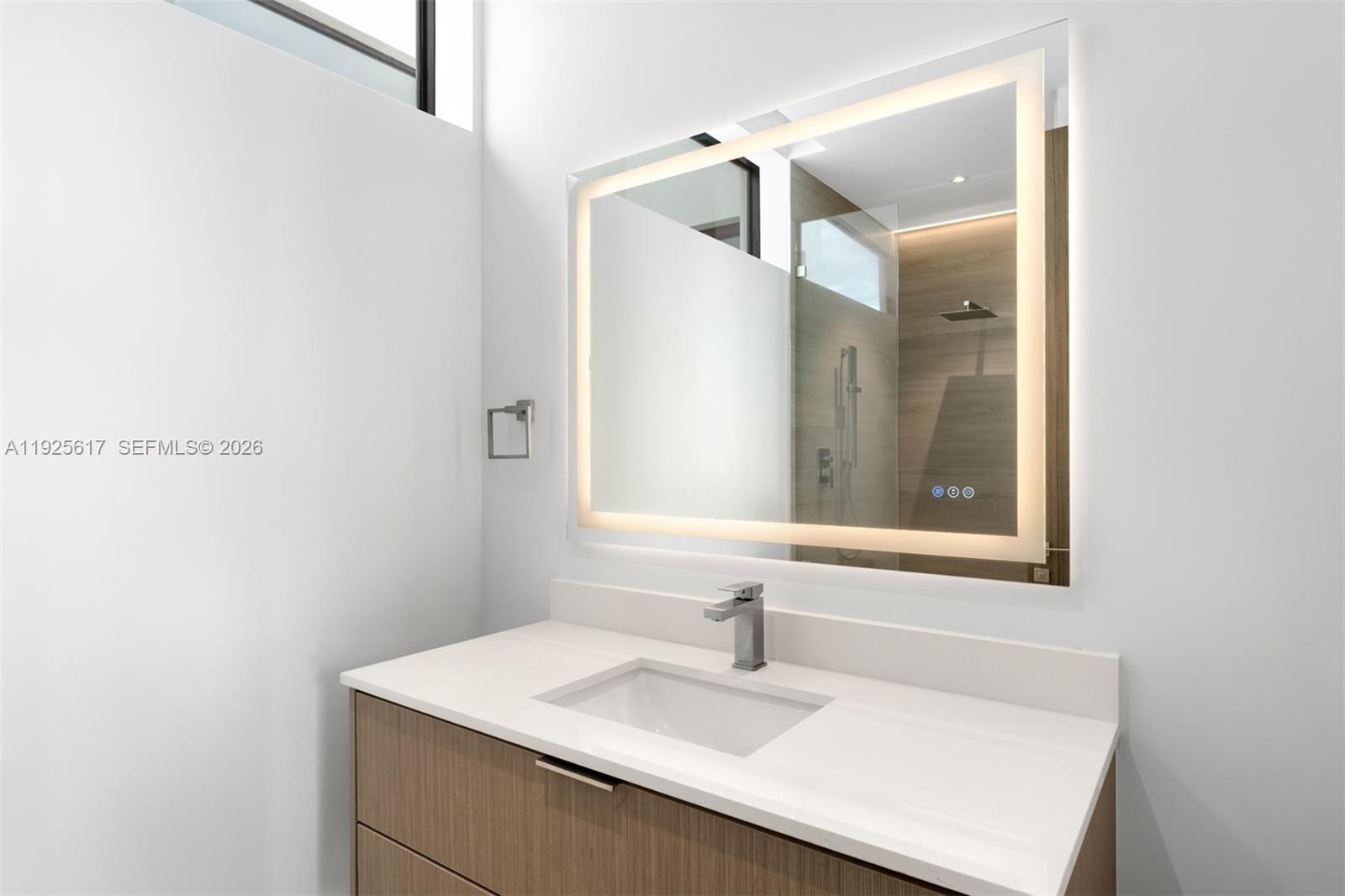 3551 Crystal Ct Miami, FL 33133