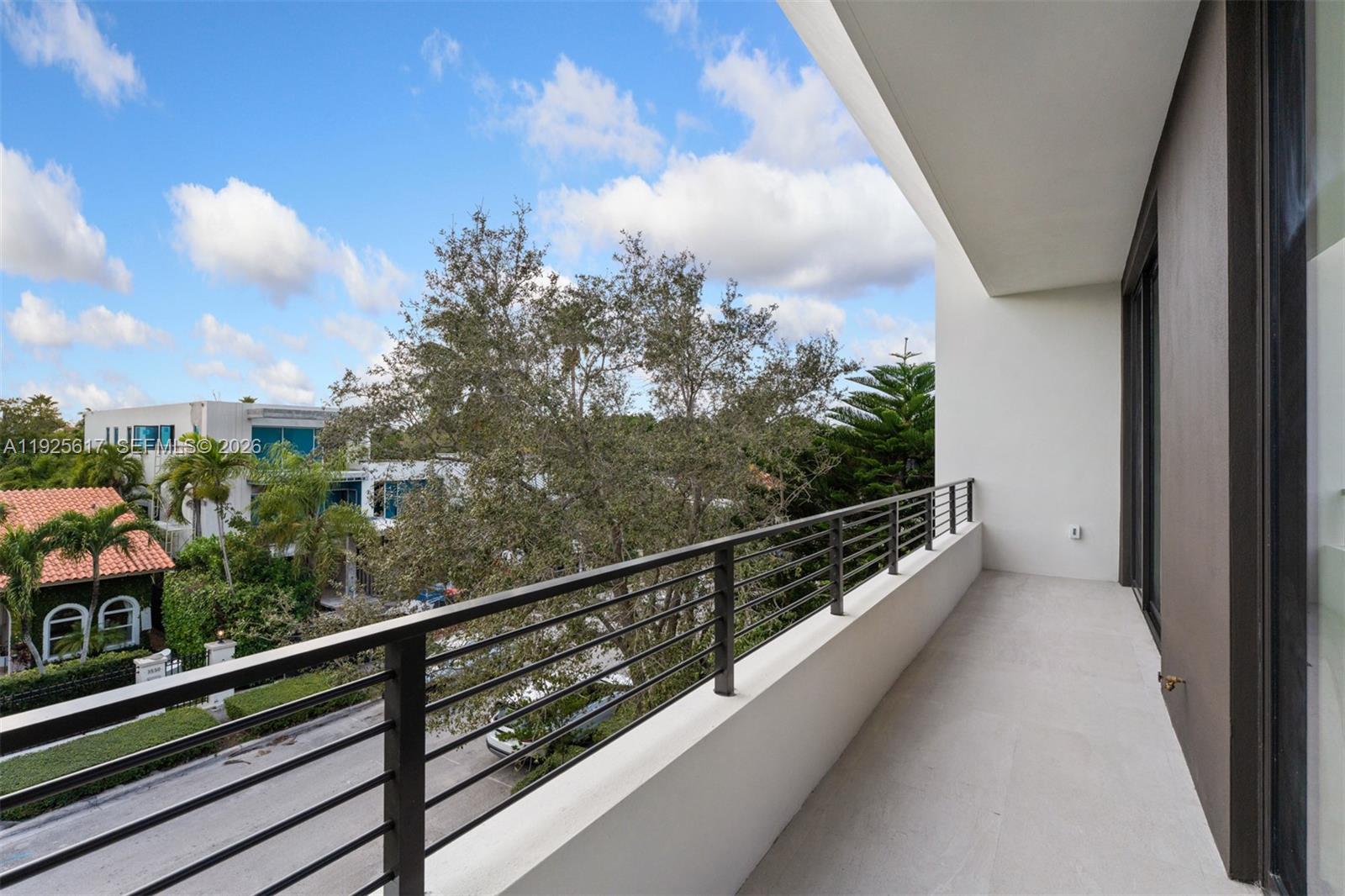 3551 Crystal Ct Miami, FL 33133