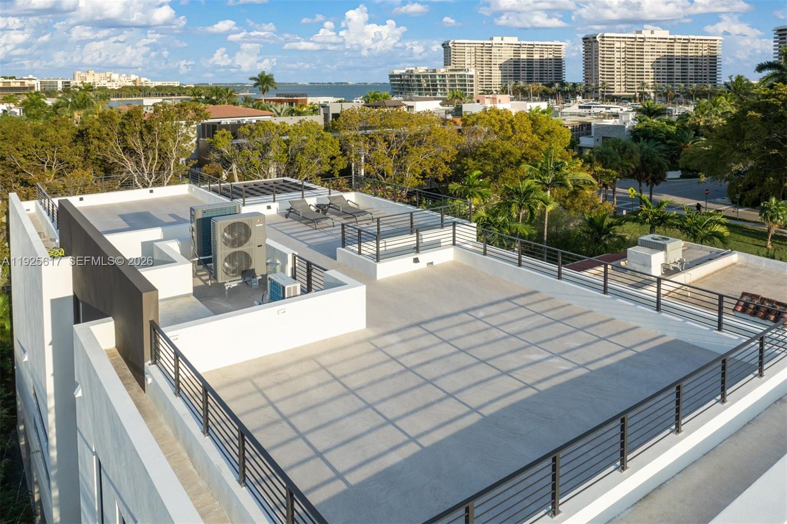 3551 Crystal Ct Miami, FL 33133