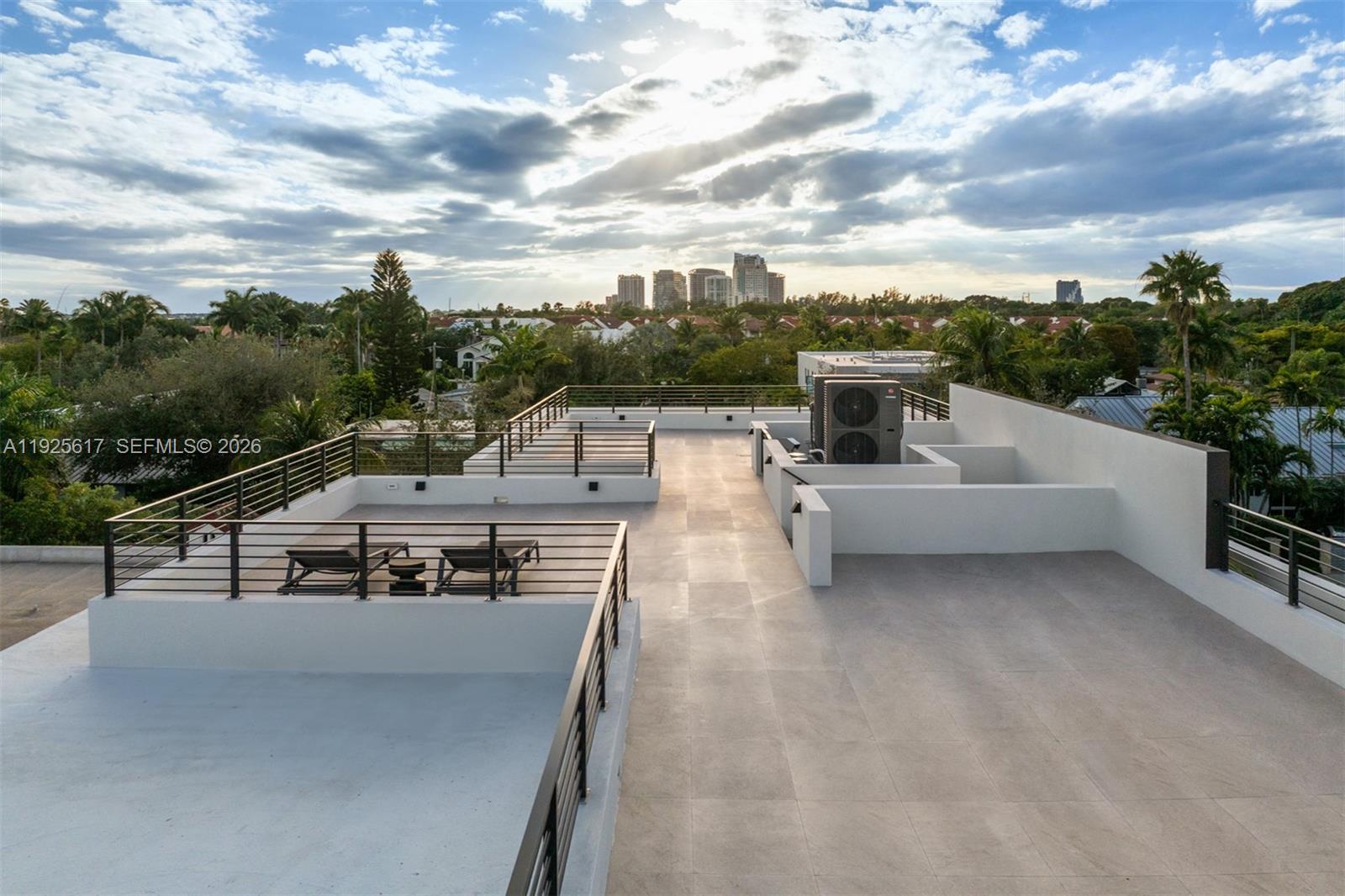 3551 Crystal Ct Miami, FL 33133