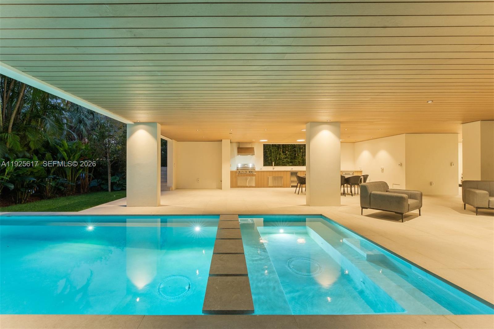 3551 Crystal Ct Miami, FL 33133