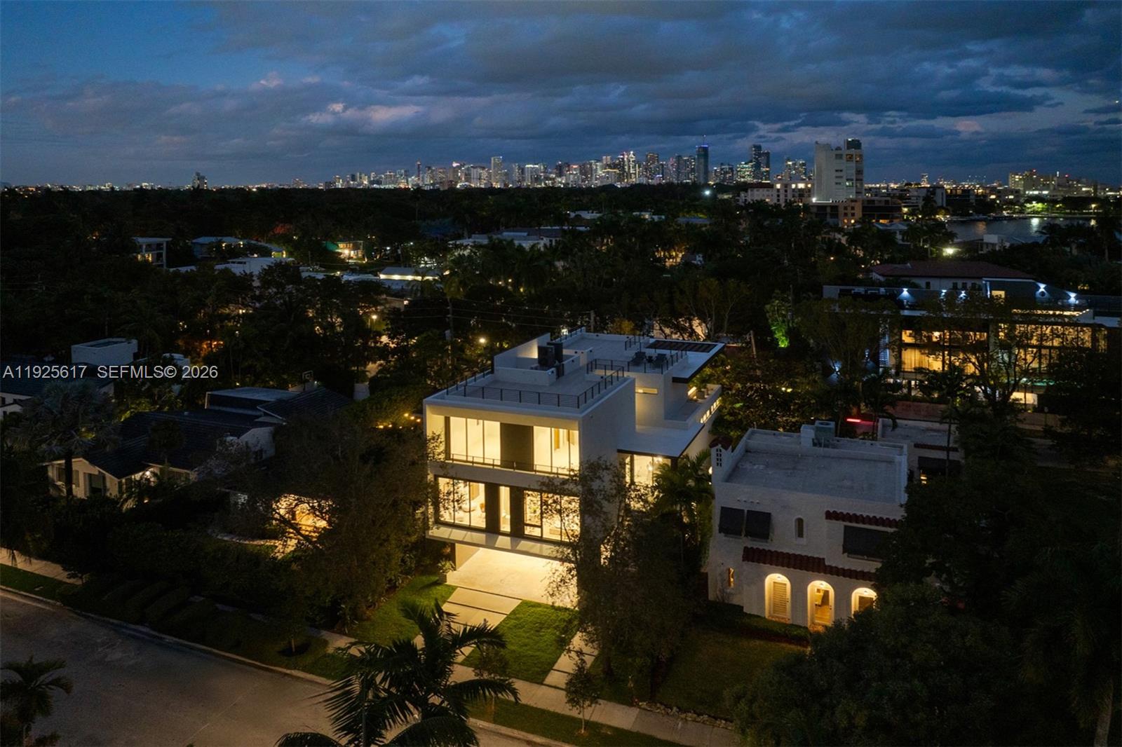 3551 Crystal Ct Miami, FL 33133