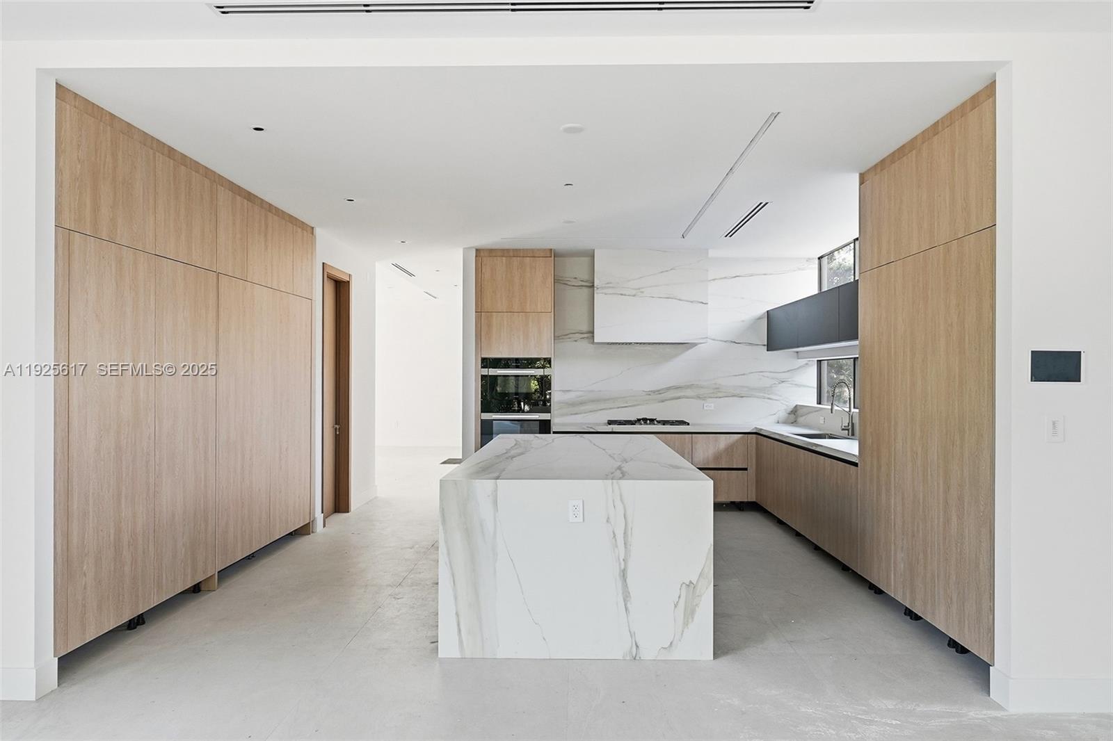 3551 Crystal Ct Miami, FL 33133