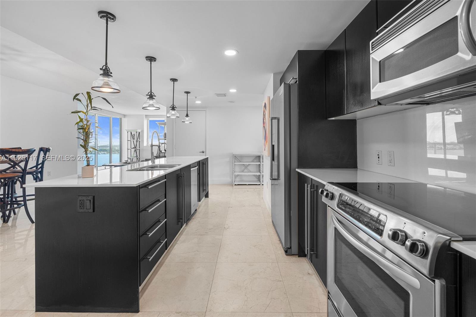 image Onyx on the Bay9