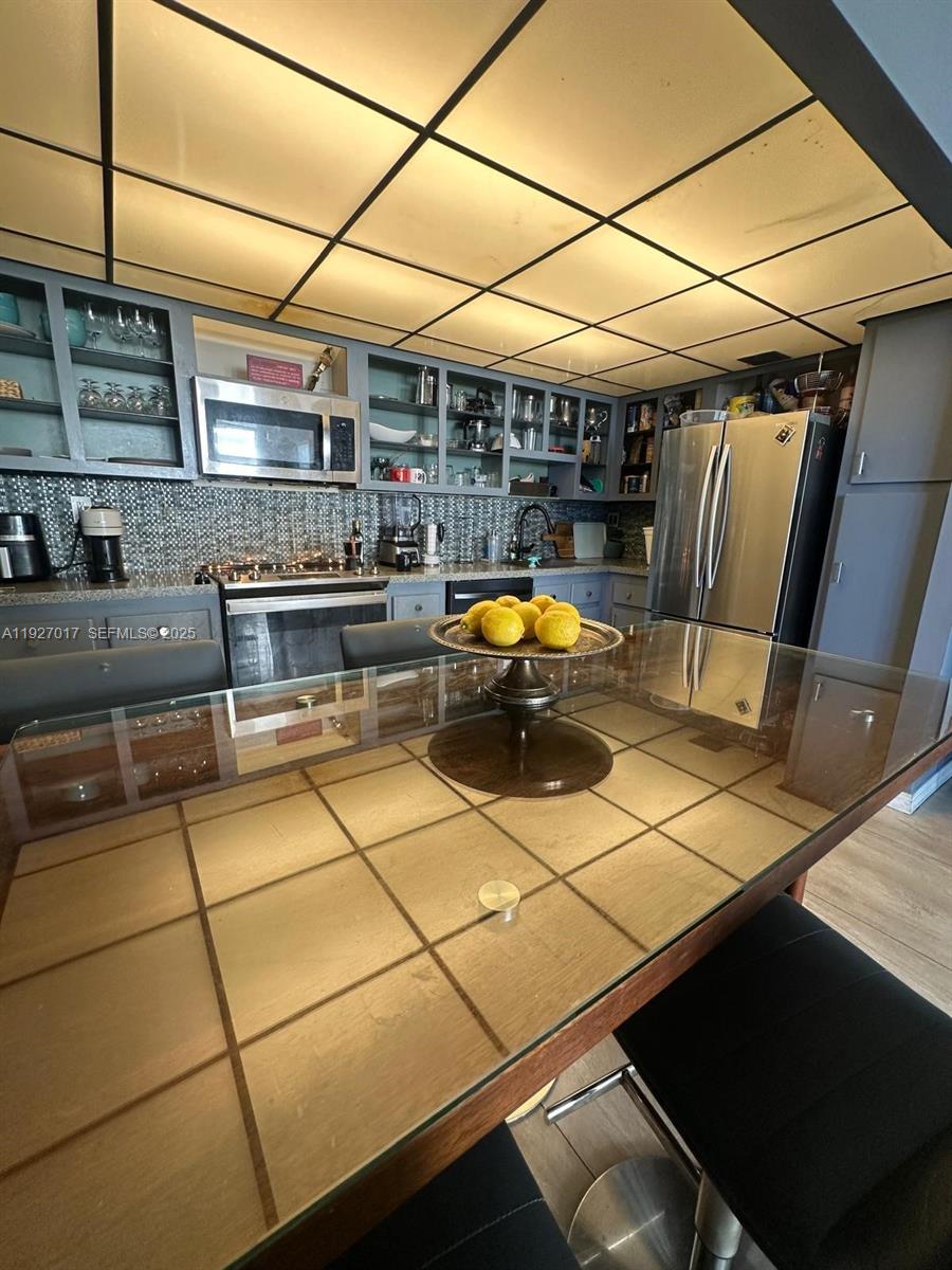 image Charter Club11