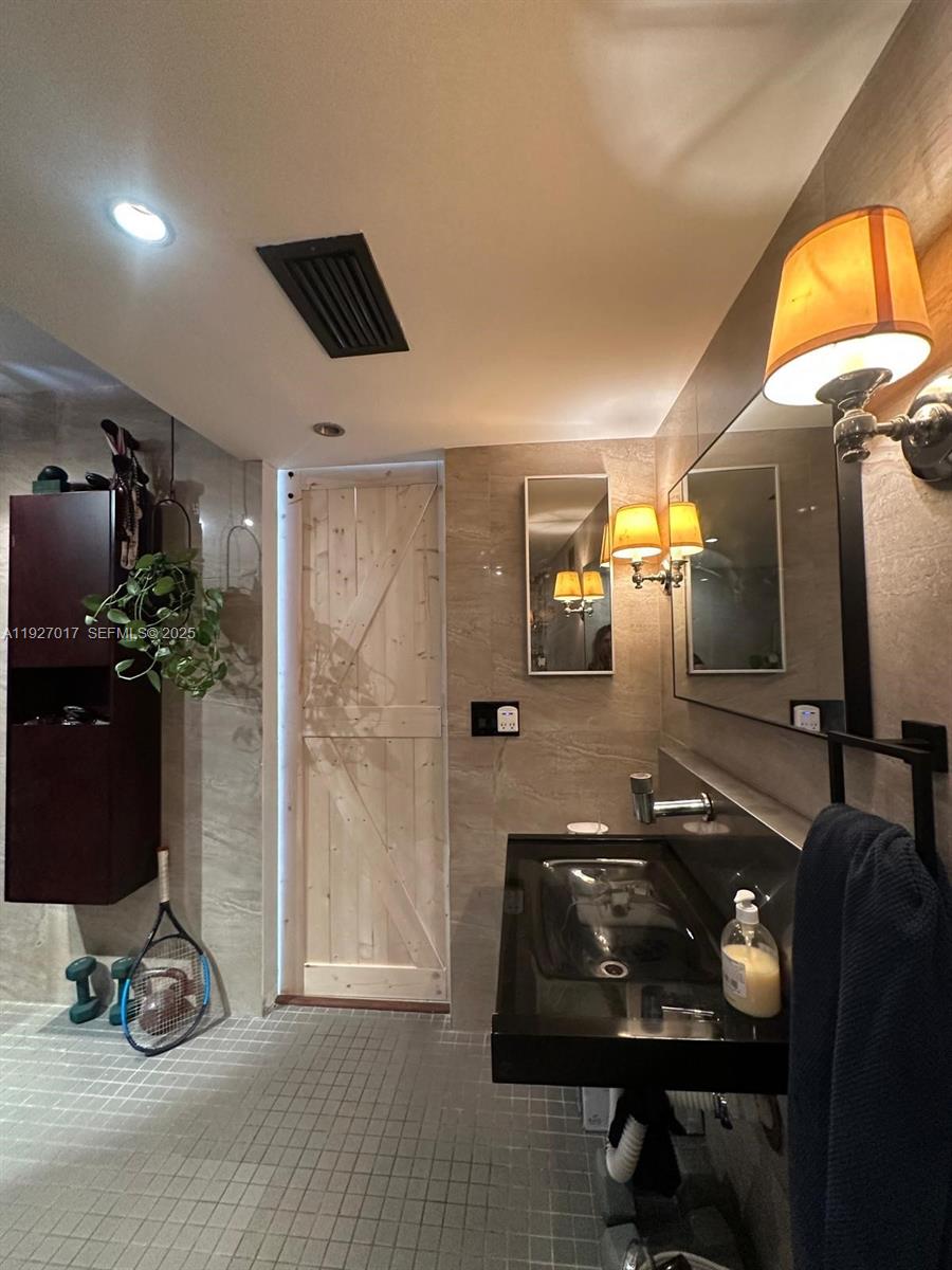 image Charter Club16