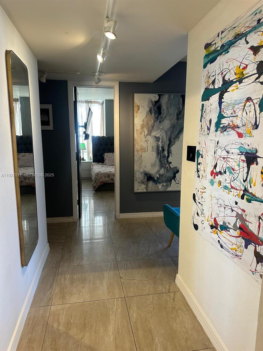 image Charter Club18