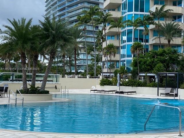 400 S Pointe Dr #2105 Miami Beach, FL 33139