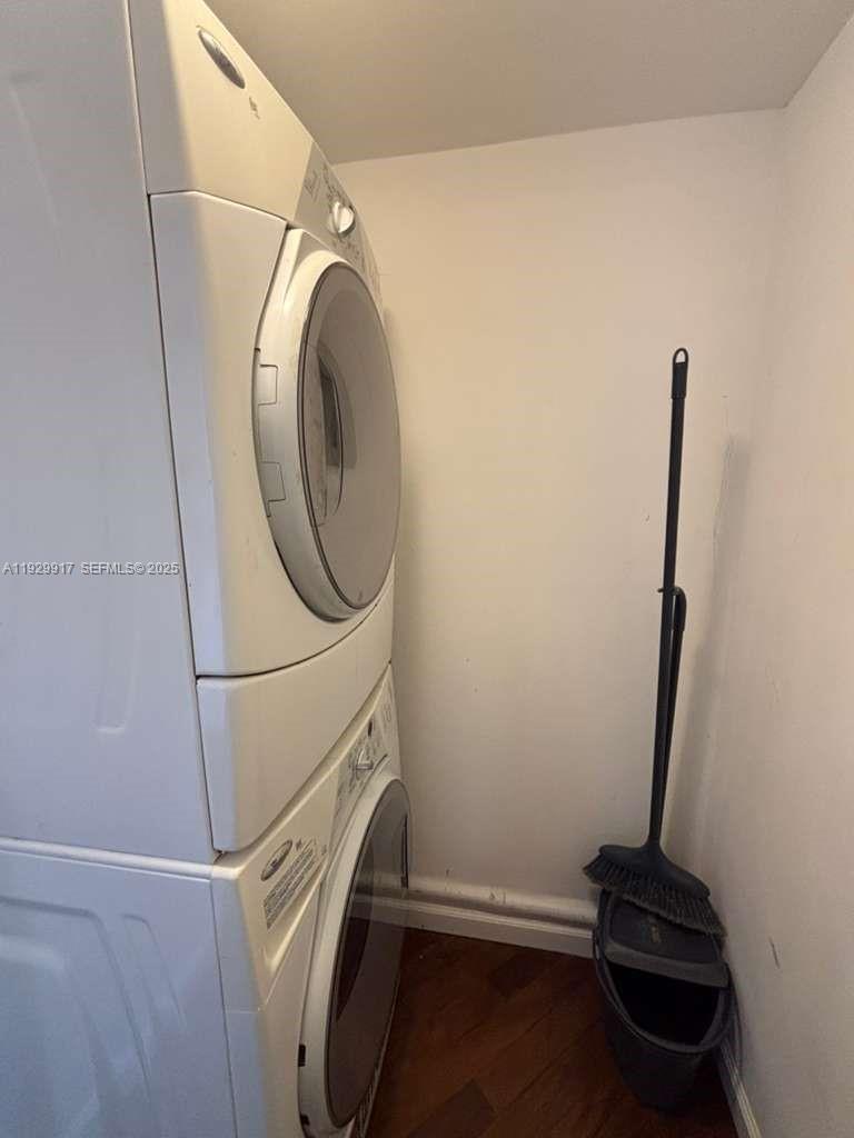 400 S Pointe Dr #2105 Miami Beach, FL 33139