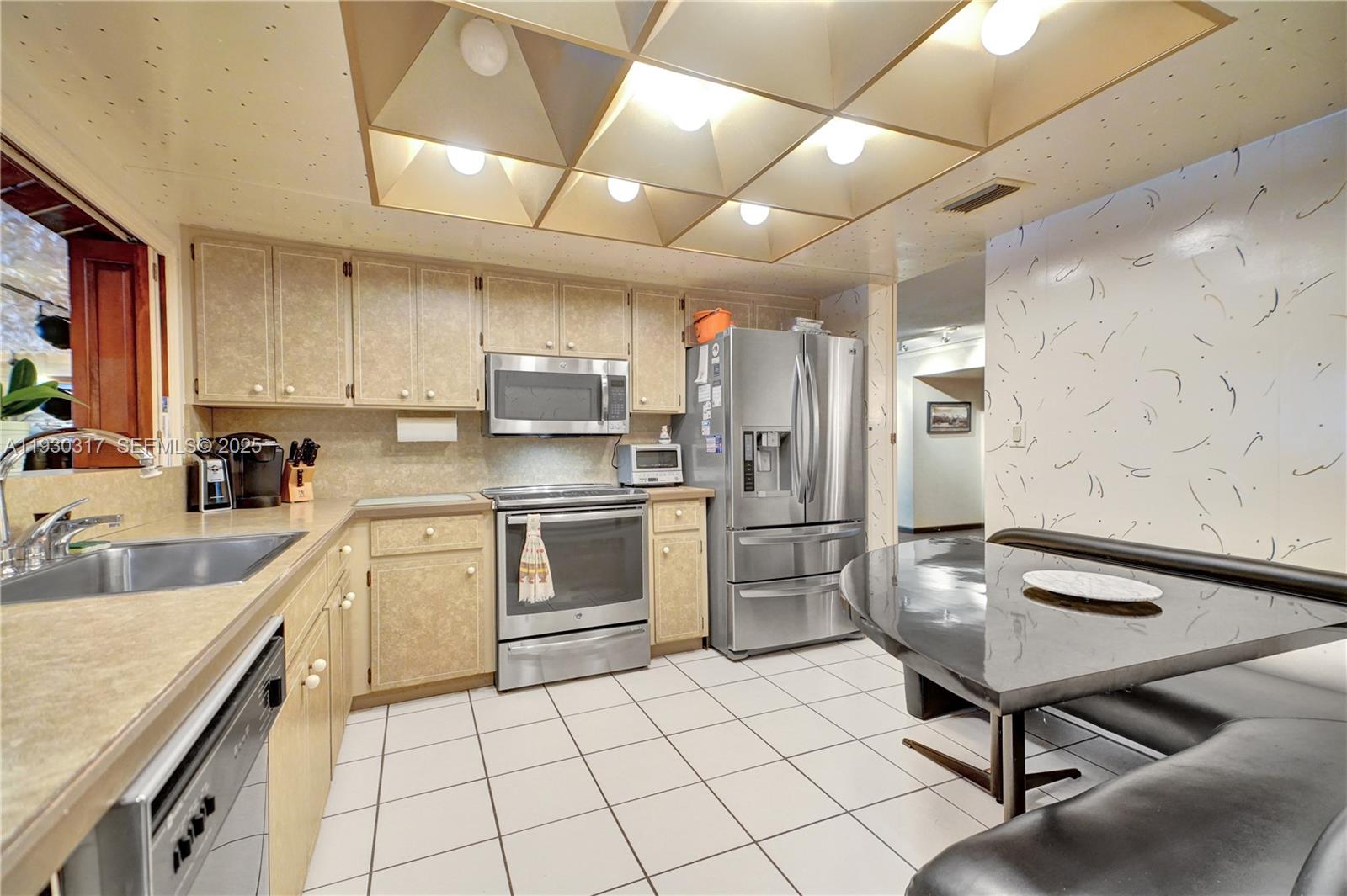 8115 SW 92nd Ct Miami, FL 33173