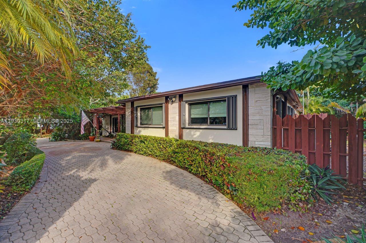 8115 SW 92nd Ct Miami, FL 33173