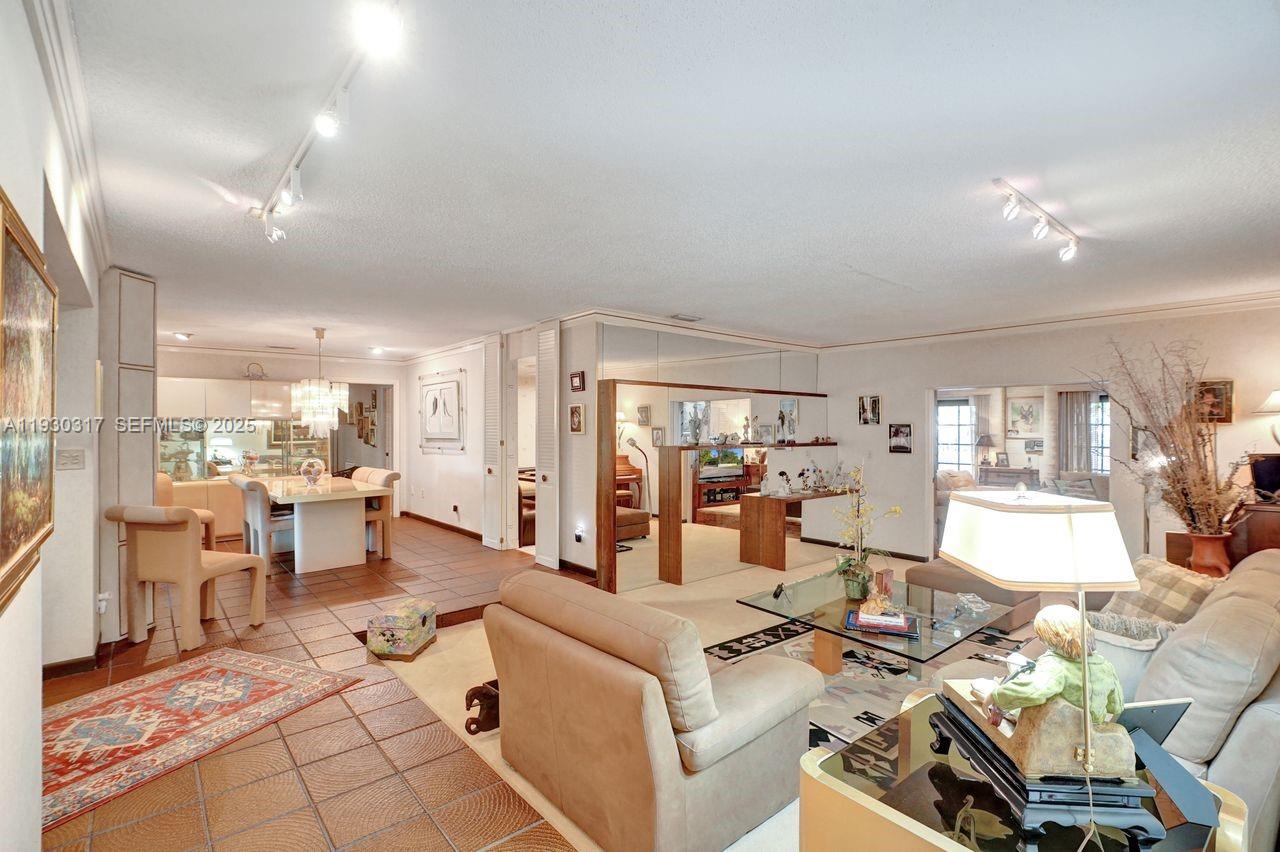 8115 SW 92nd Ct Miami, FL 33173