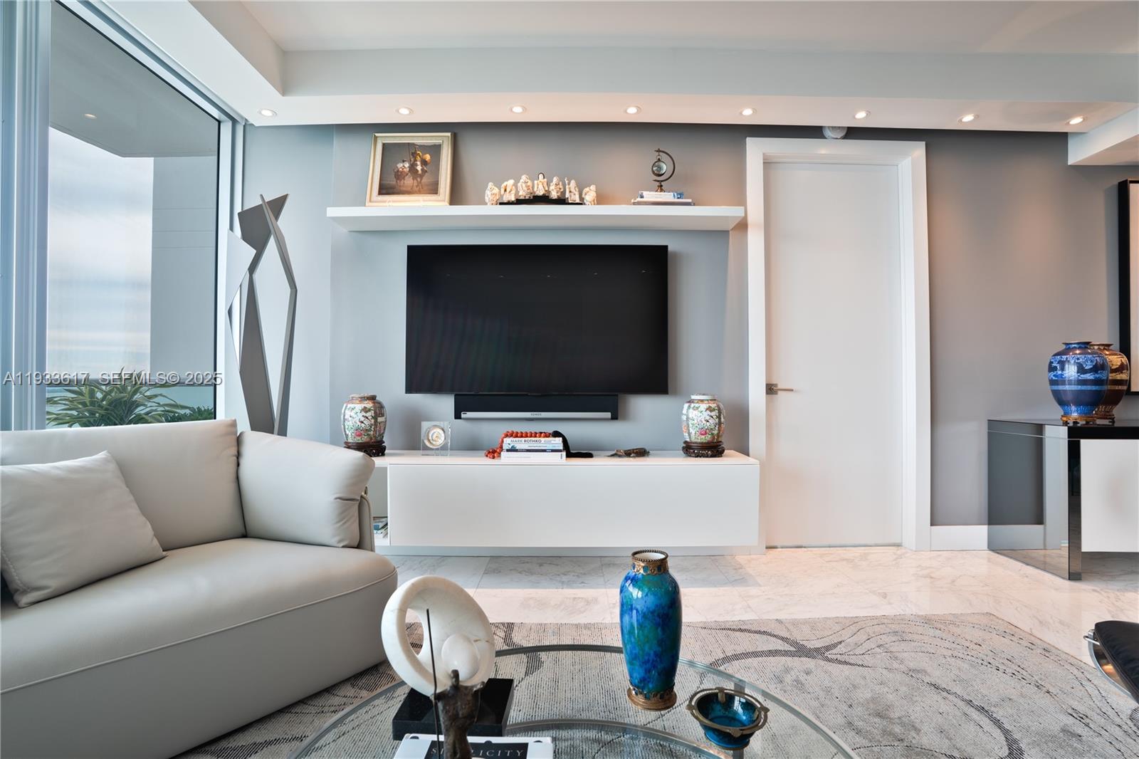 1331 Brickell Bay Dr #1609 Miami, FL 33131