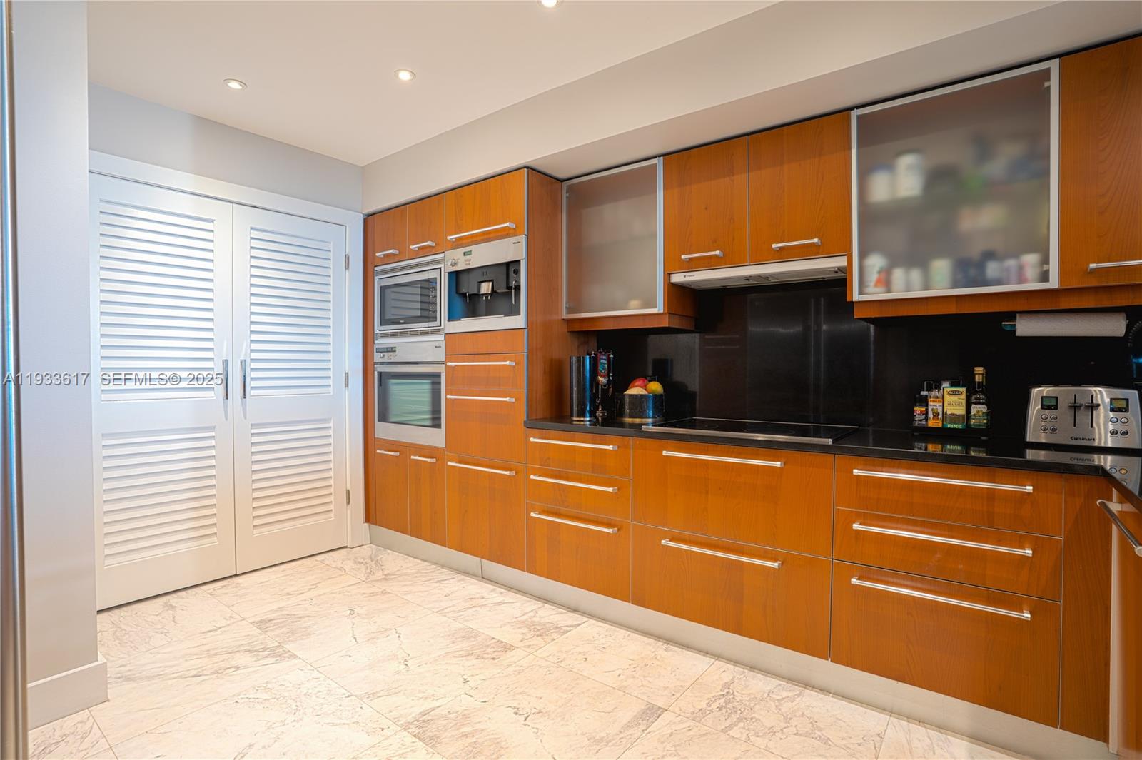 1331 Brickell Bay Dr #1609 Miami, FL 33131