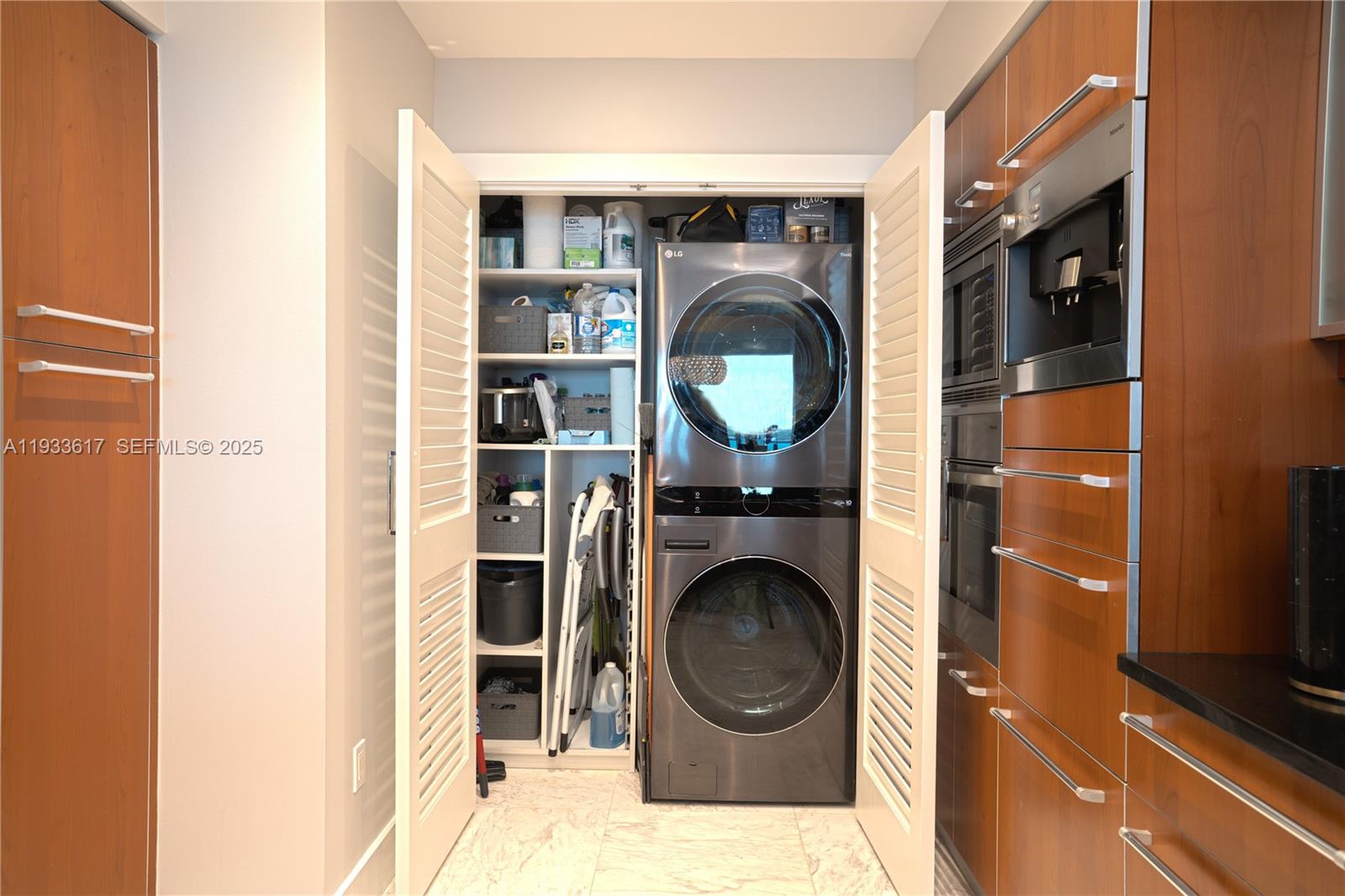 1331 Brickell Bay Dr #1609 Miami, FL 33131