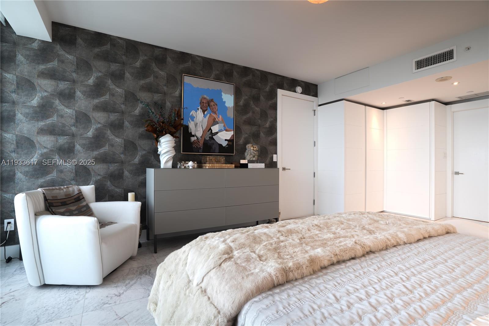 1331 Brickell Bay Dr #1609 Miami, FL 33131