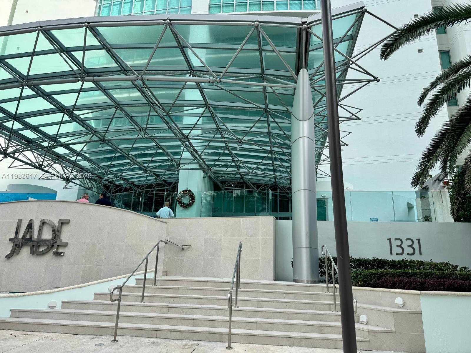 1331 Brickell Bay Dr #1609 Miami, FL 33131