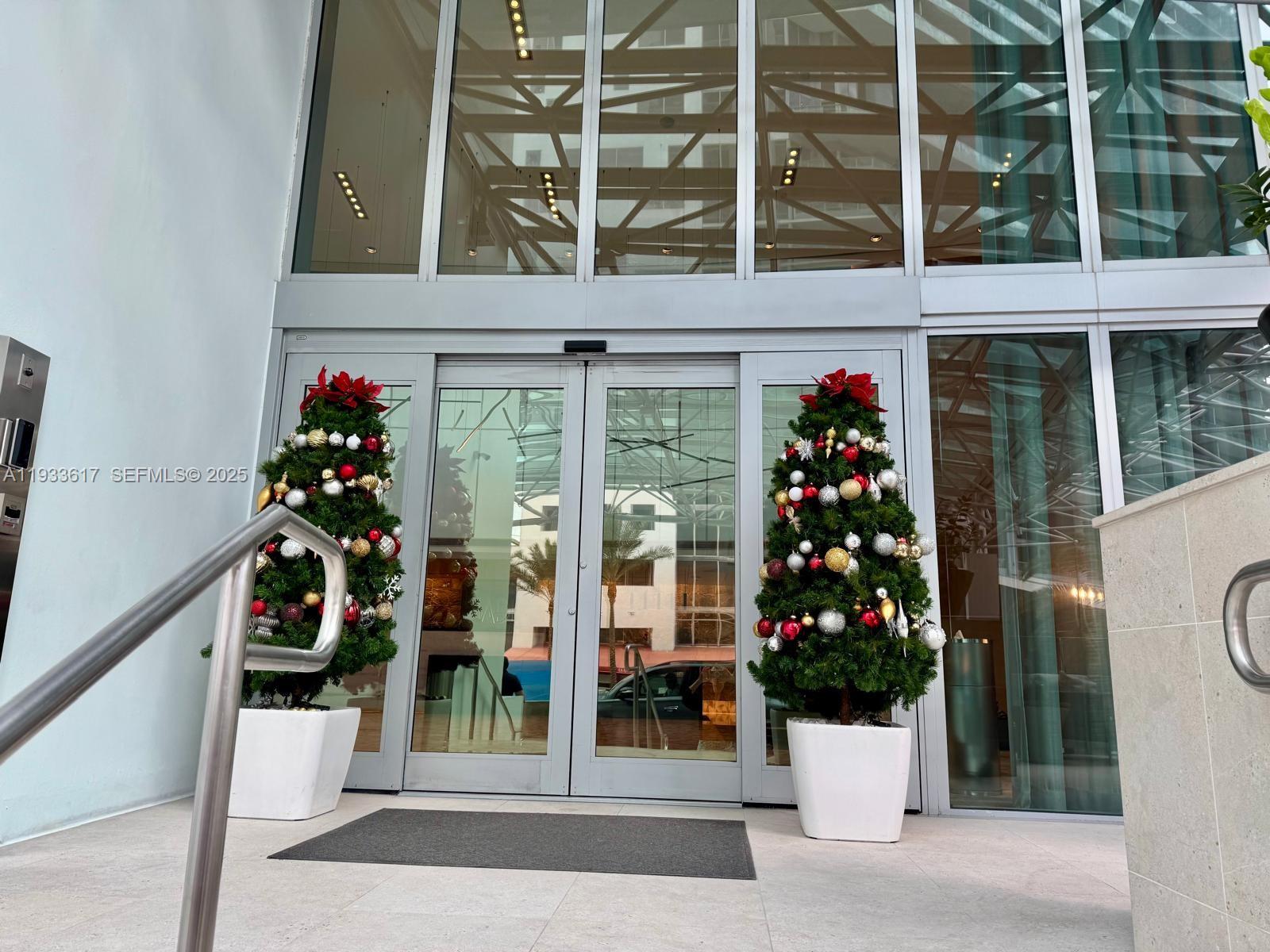 1331 Brickell Bay Dr #1609 Miami, FL 33131