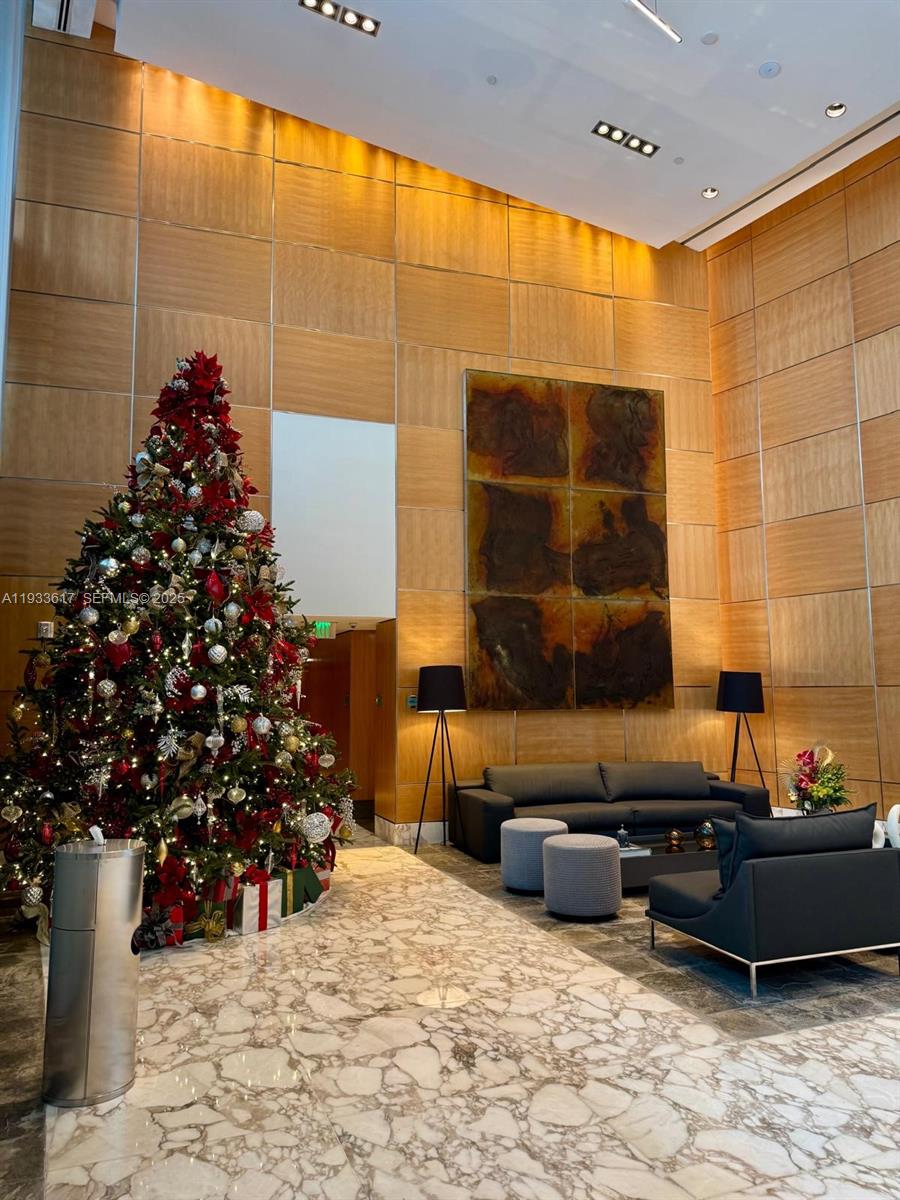 1331 Brickell Bay Dr #1609 Miami, FL 33131