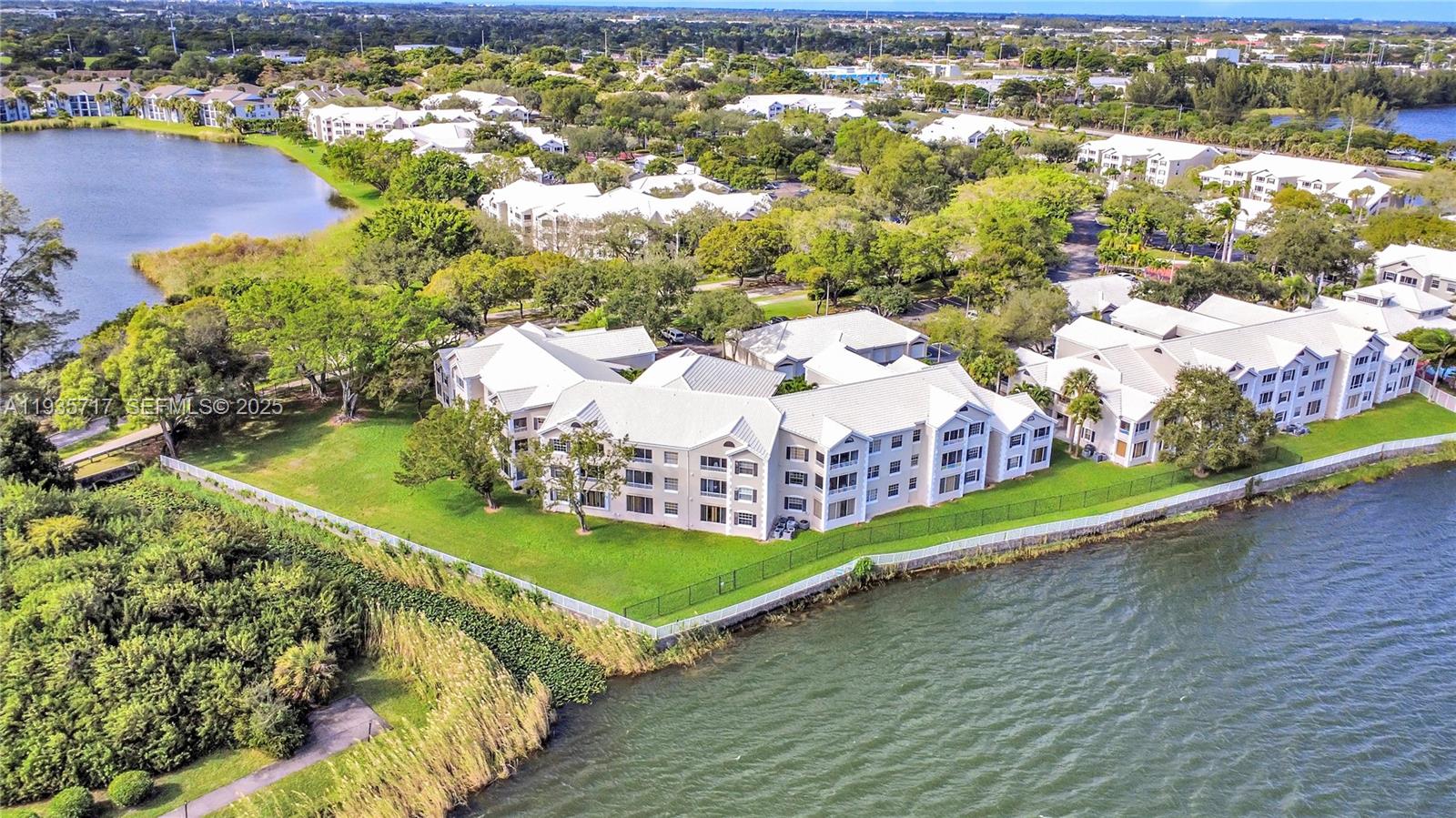 2803 N Oakland Frst Dr #205