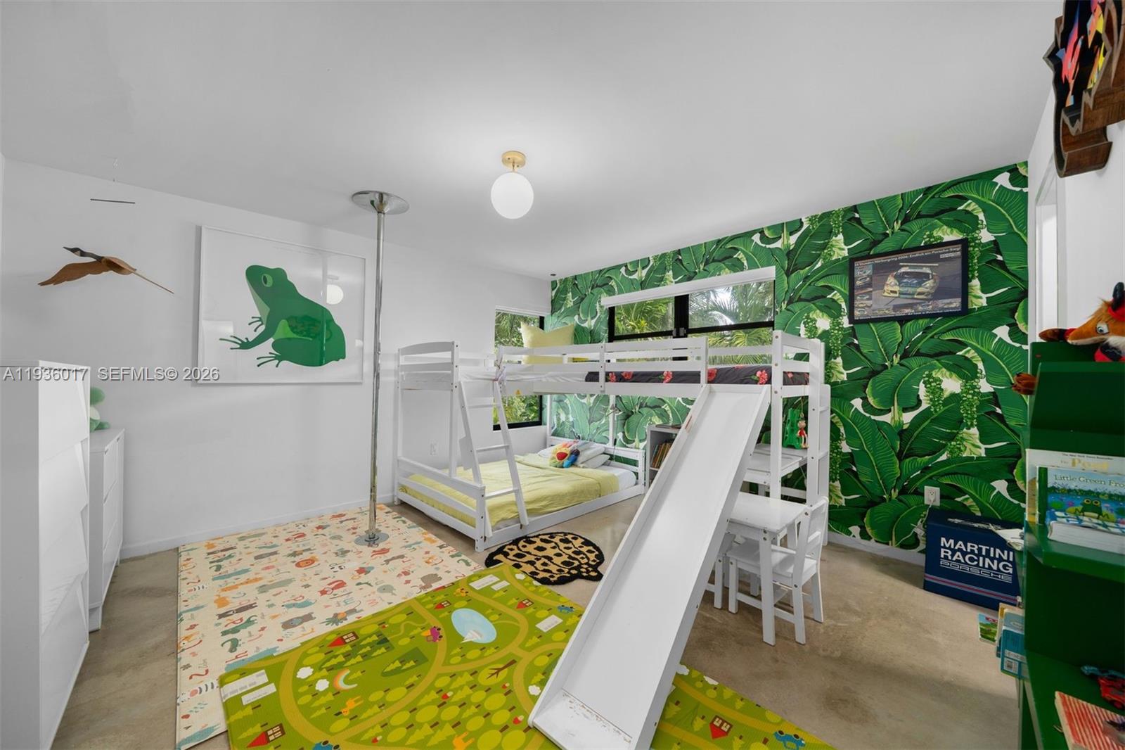 121 Knollwood Dr Key Biscayne, FL 33149