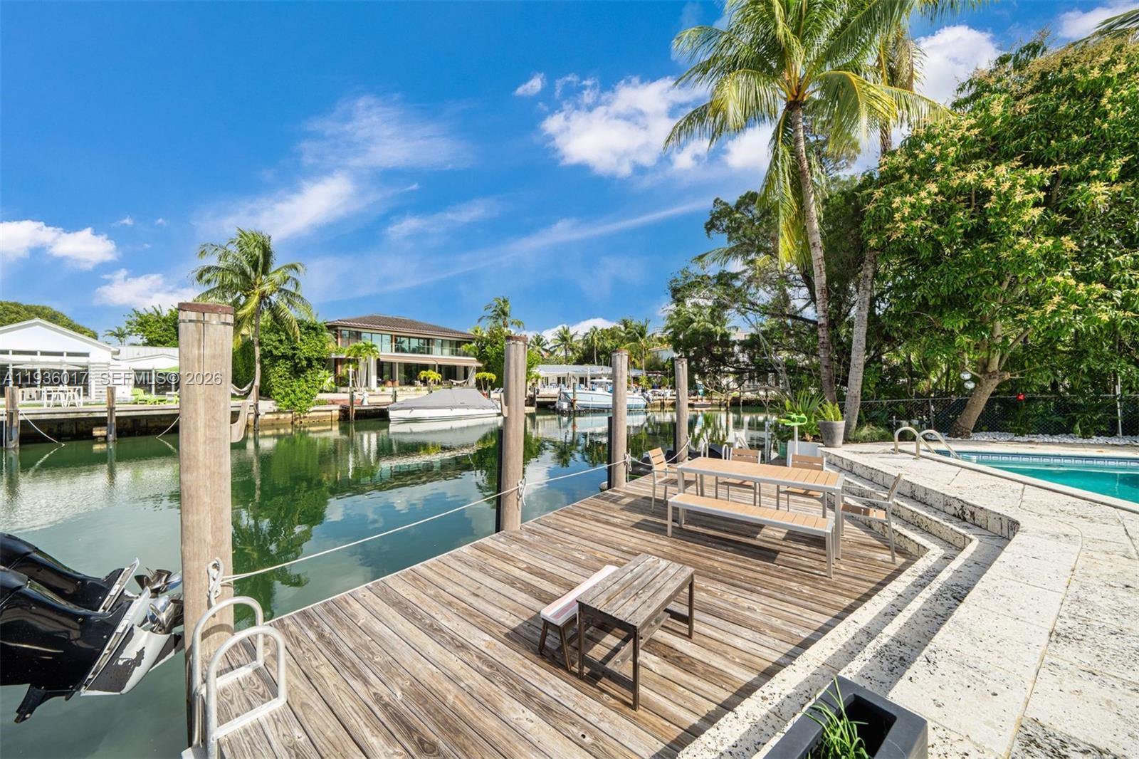 121 Knollwood Dr Key Biscayne, FL 33149