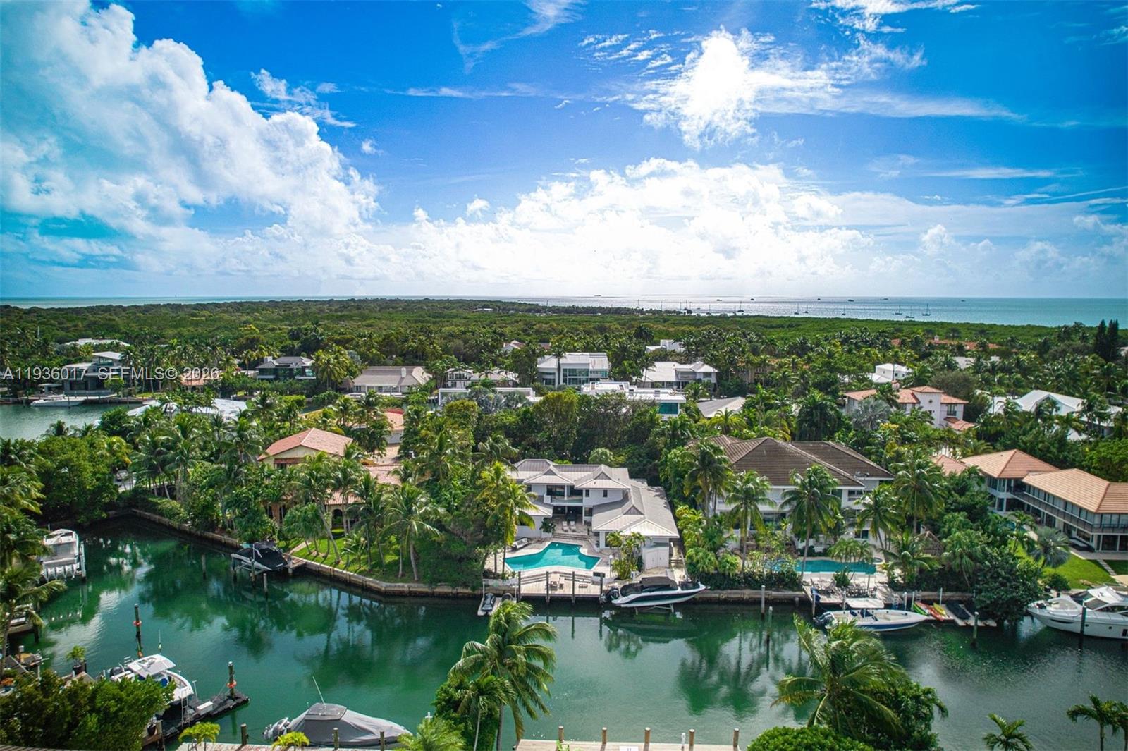 121 Knollwood Dr Key Biscayne, FL 33149