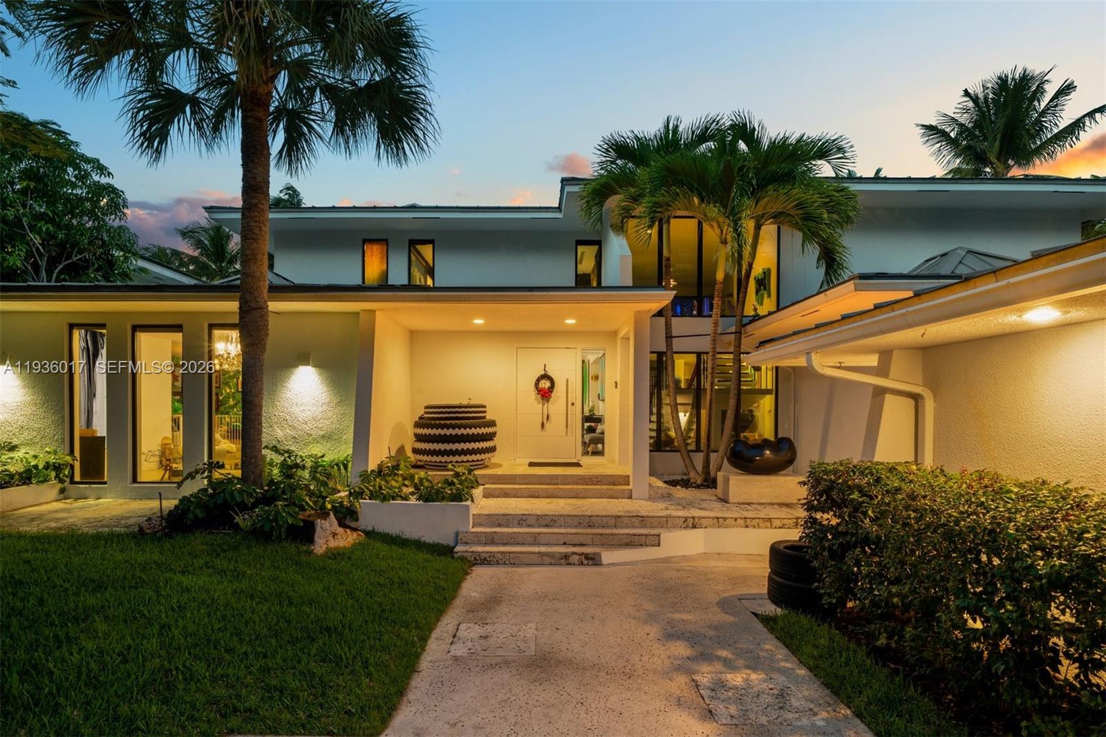 121 Knollwood Dr Key Biscayne, FL 33149