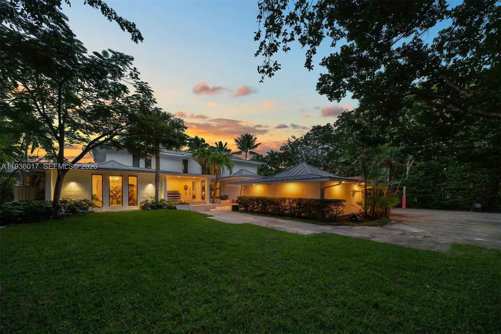 121 Knollwood Dr Key Biscayne, FL 33149