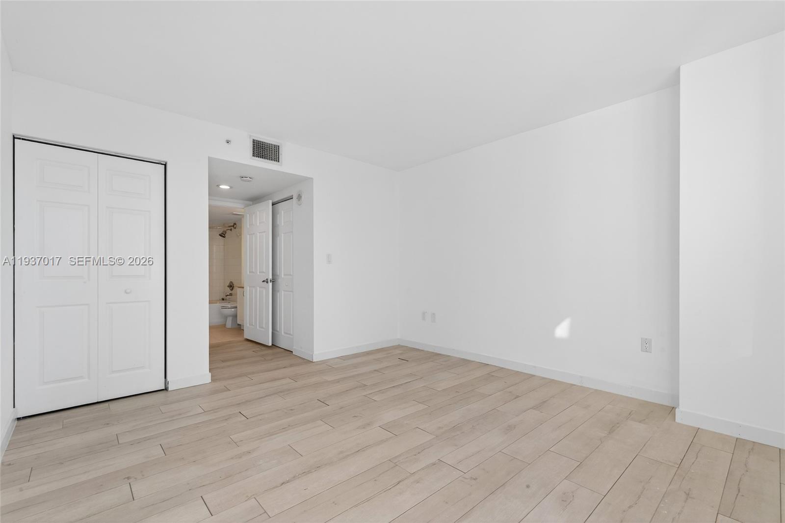 image The Mark Yacht Club35