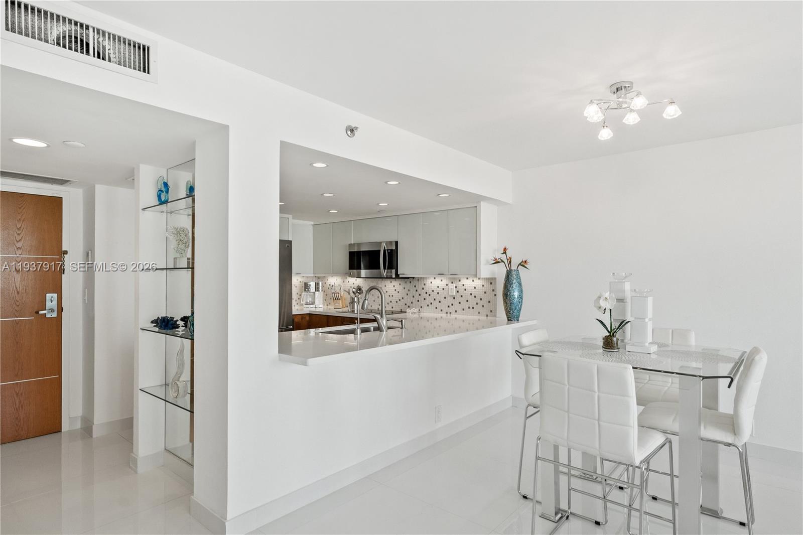 image South Pointe Towers4