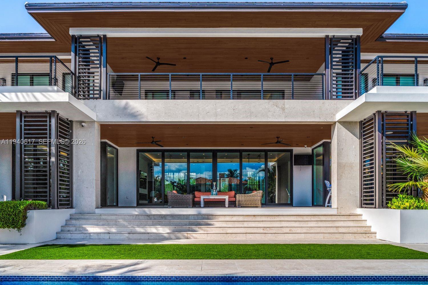 6853 Sunrise Ct Coral Gables, FL 33133