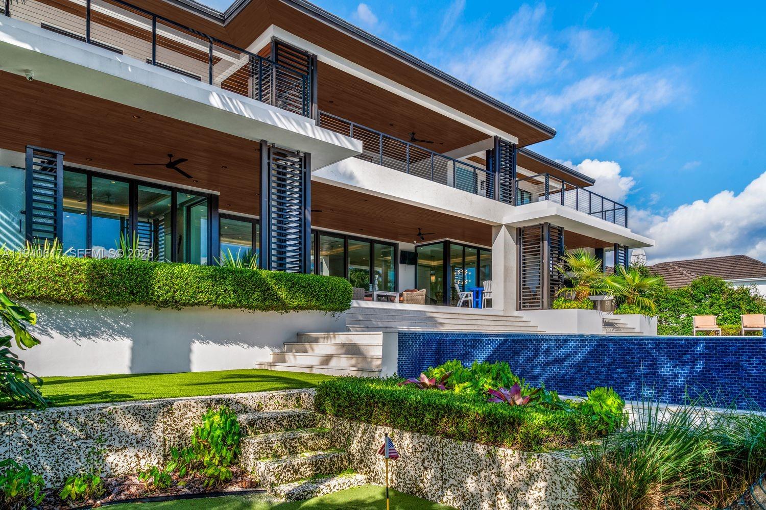 6853 Sunrise Ct Coral Gables, FL 33133