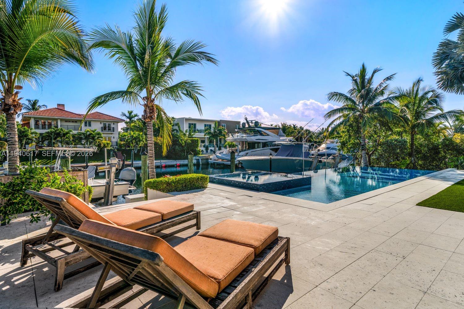 6853 Sunrise Ct Coral Gables, FL 33133