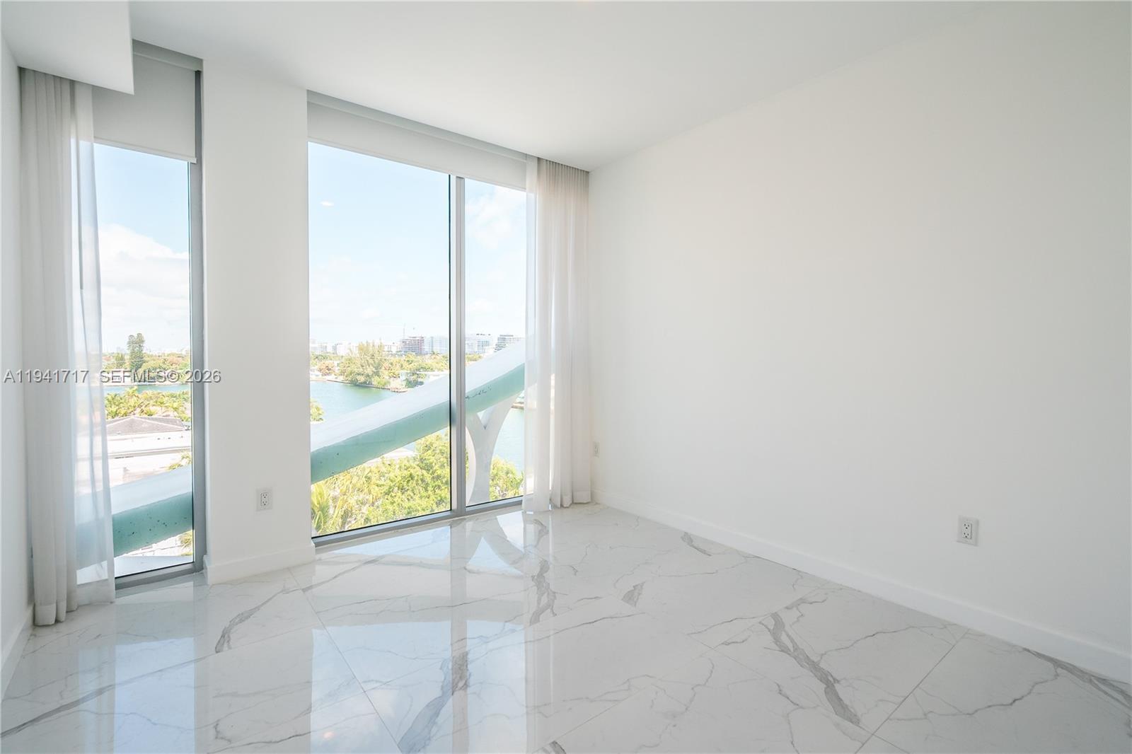 8425 Crespi Blvd #501 Miami Beach, FL 33141