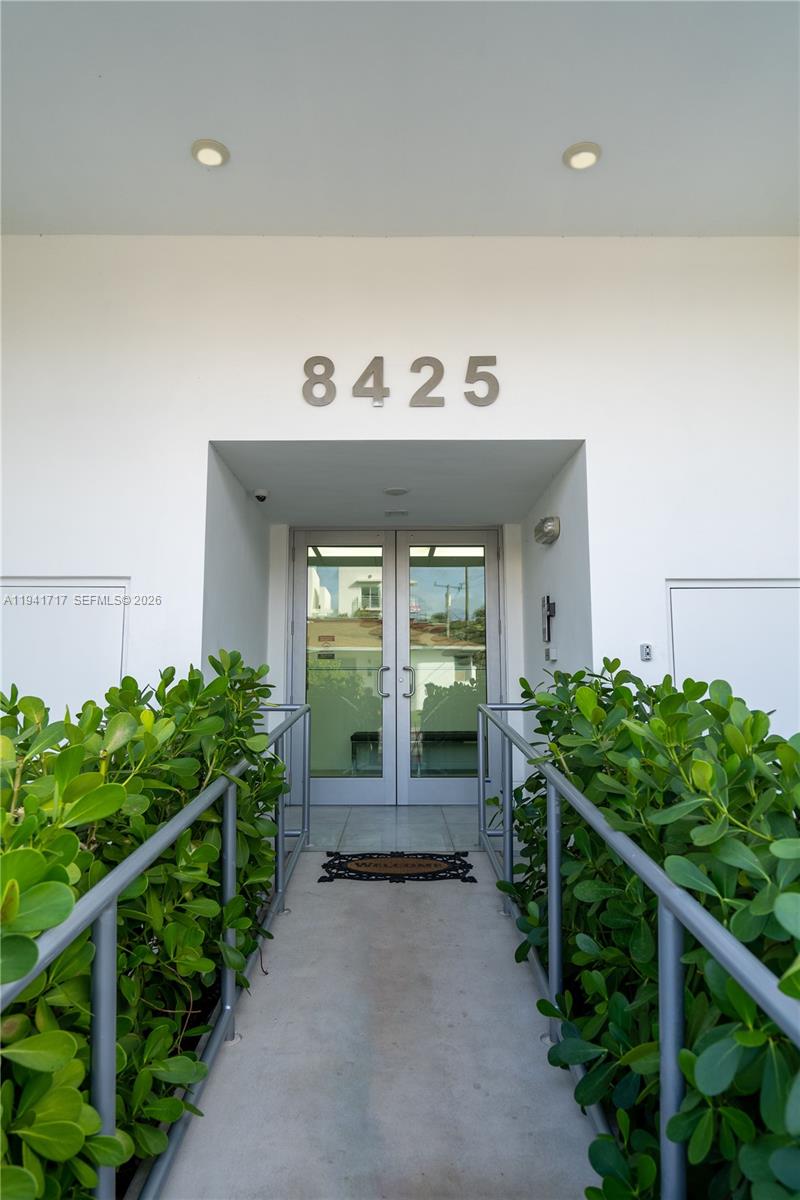8425 Crespi Blvd #501 Miami Beach, FL 33141