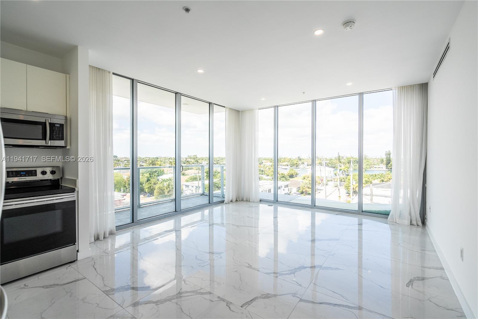 8425 Crespi Blvd #501 Miami Beach, FL 33141