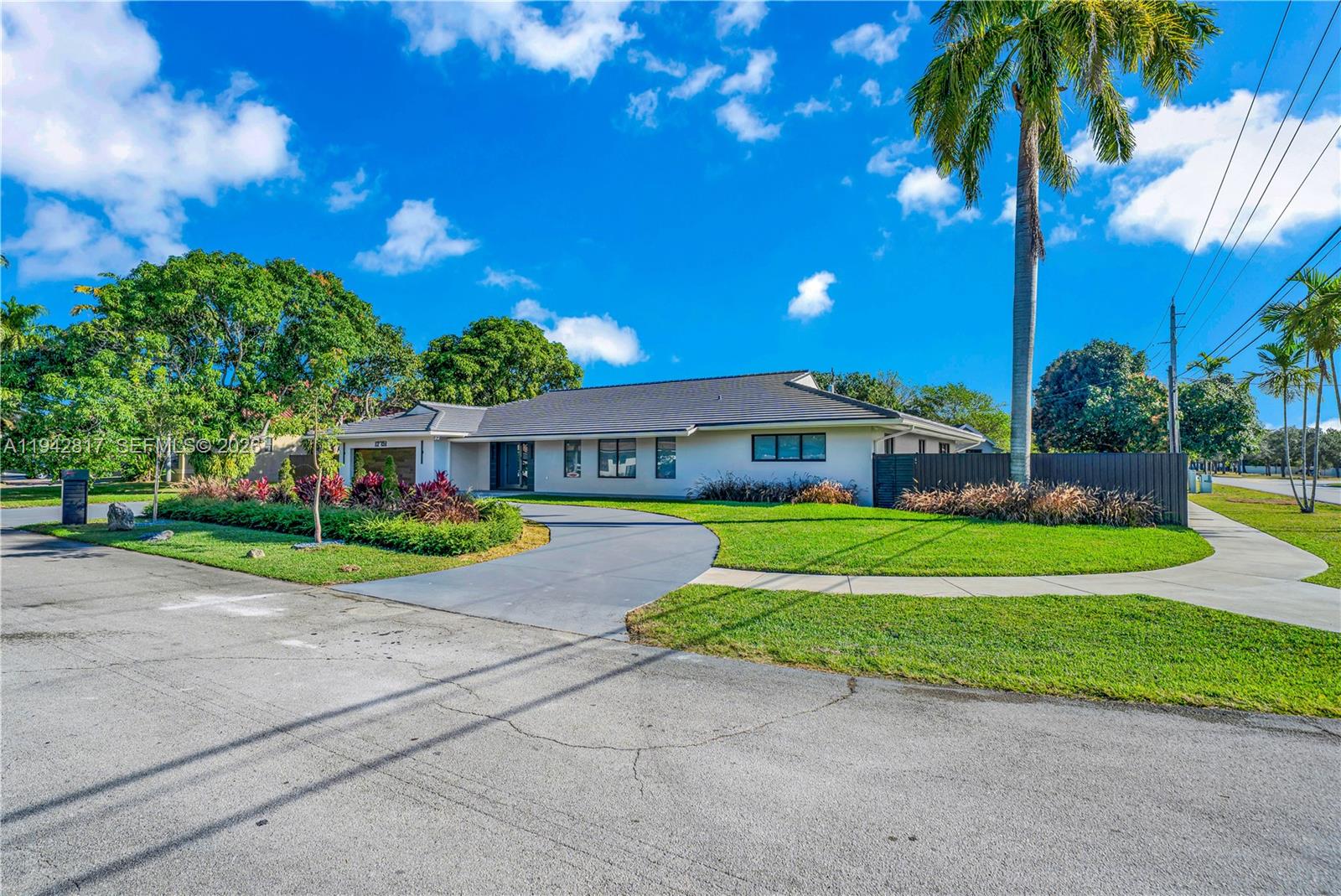 12751 SW 92nd Ct Miami, FL 33176