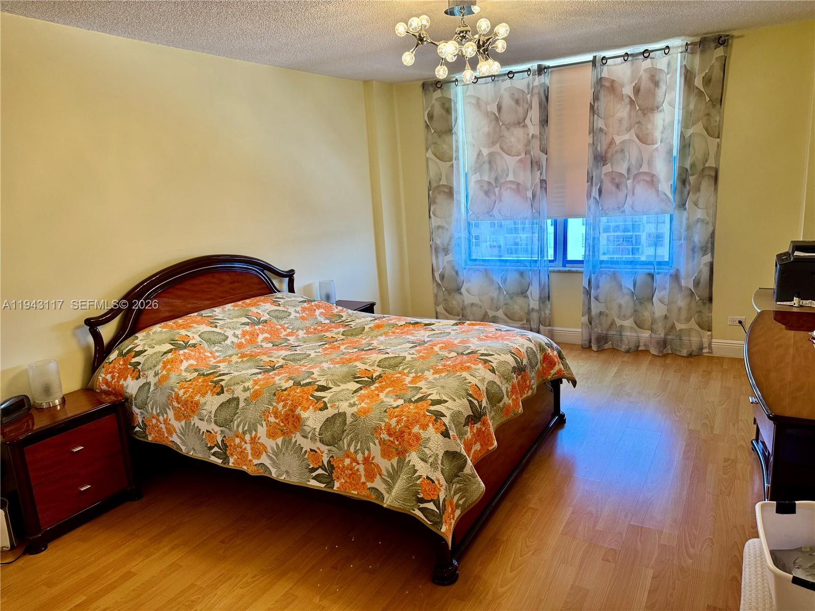 image Winston Towers 4003